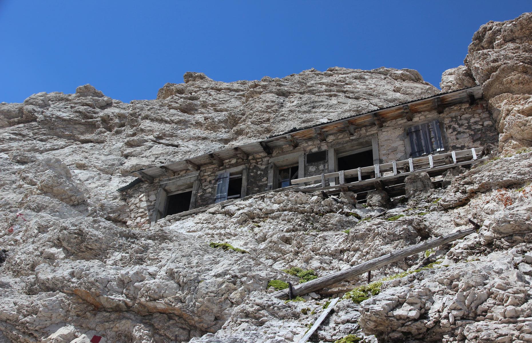 The Buffa di Perrero shelter, Monte Cristallo, Italy