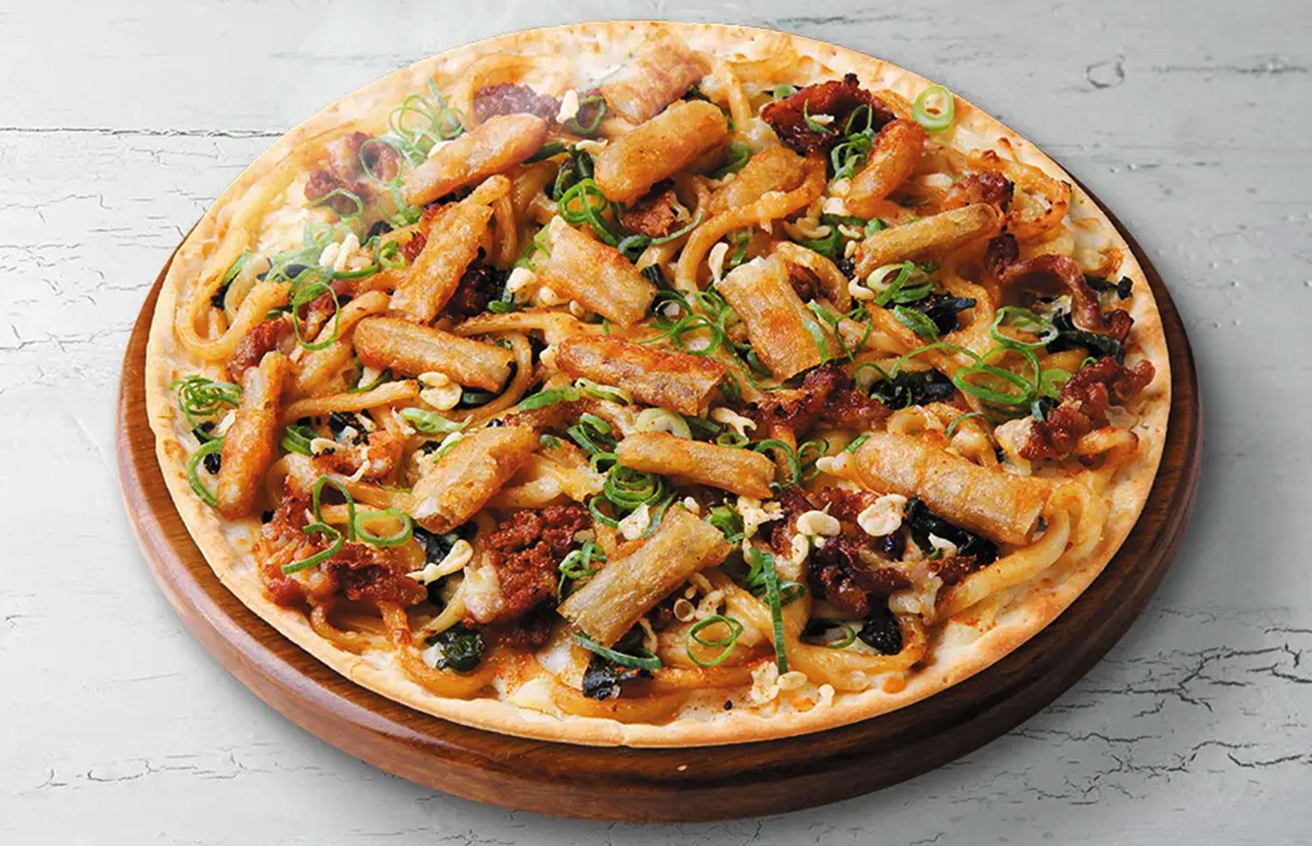 13. Aromatic Dashi Meat Tempura Gobo Udon Pizza, Pizza Hut, Japan