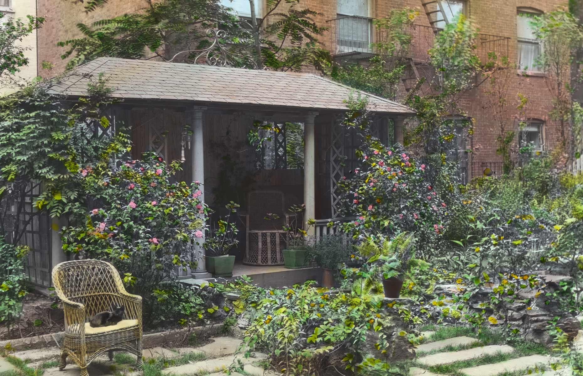 1921: Patio trasero galardonado en la ciudad de Nueva York