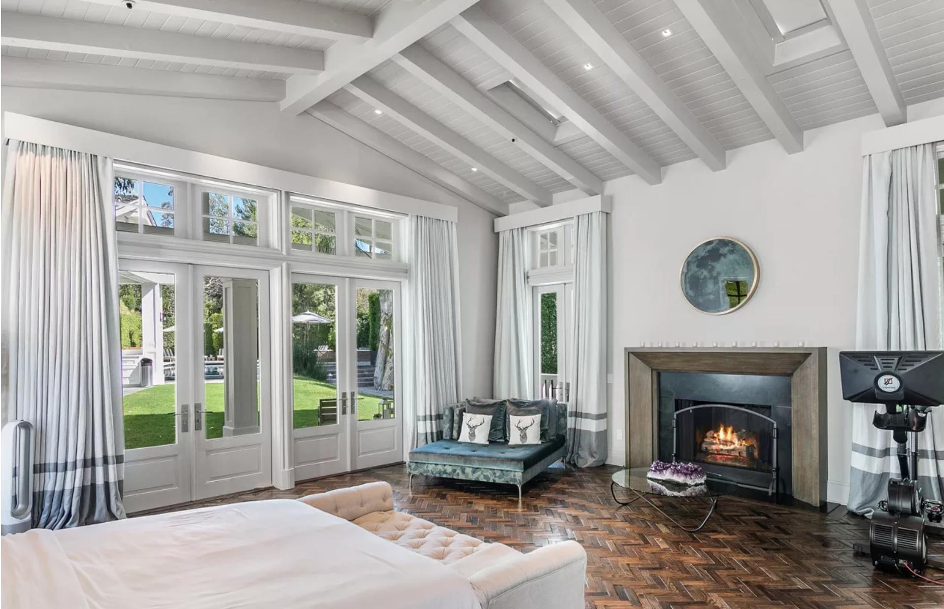 Calvin Harris' hillside mansion: $3,333 (£2.7k) per night