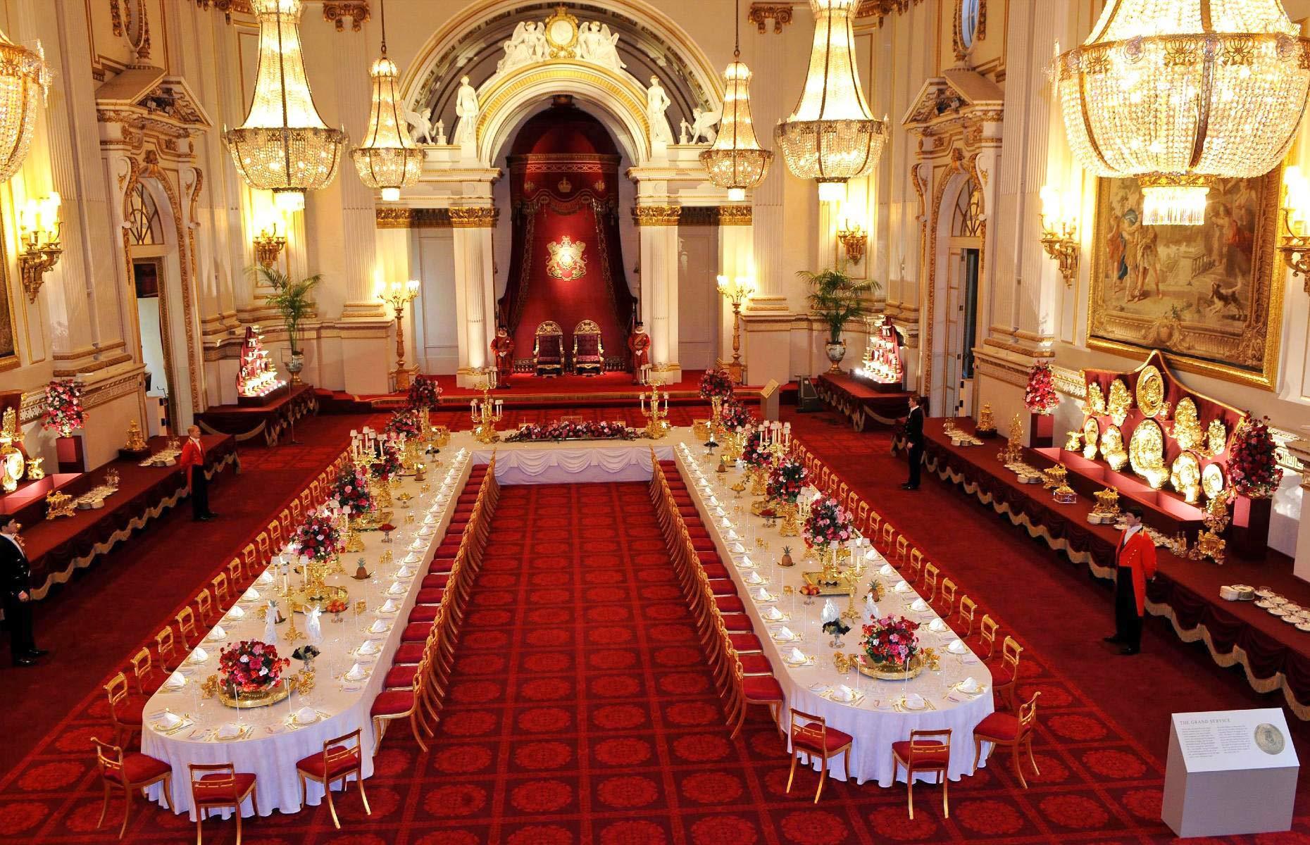 Buckingham Palace: an emblem of the royal family