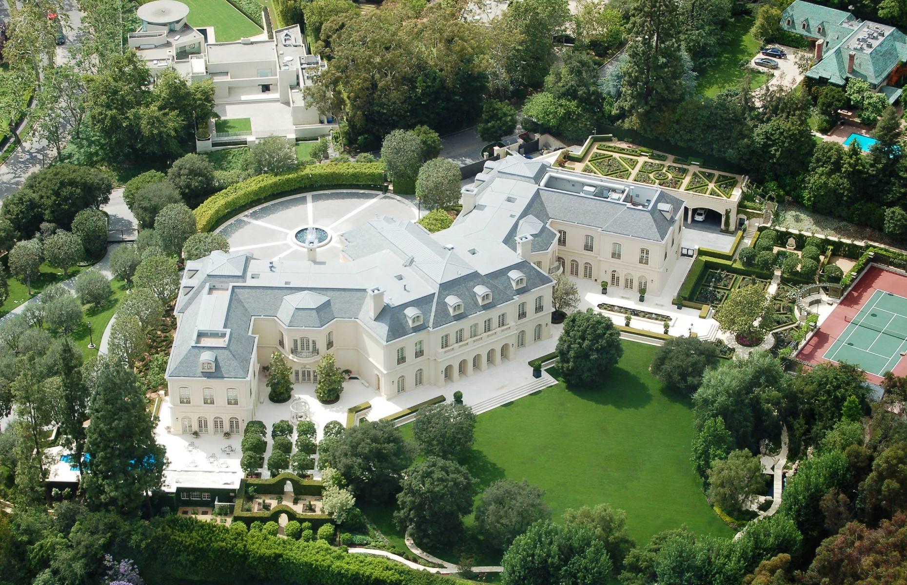 J.Lo and Ben view Spelling Manor