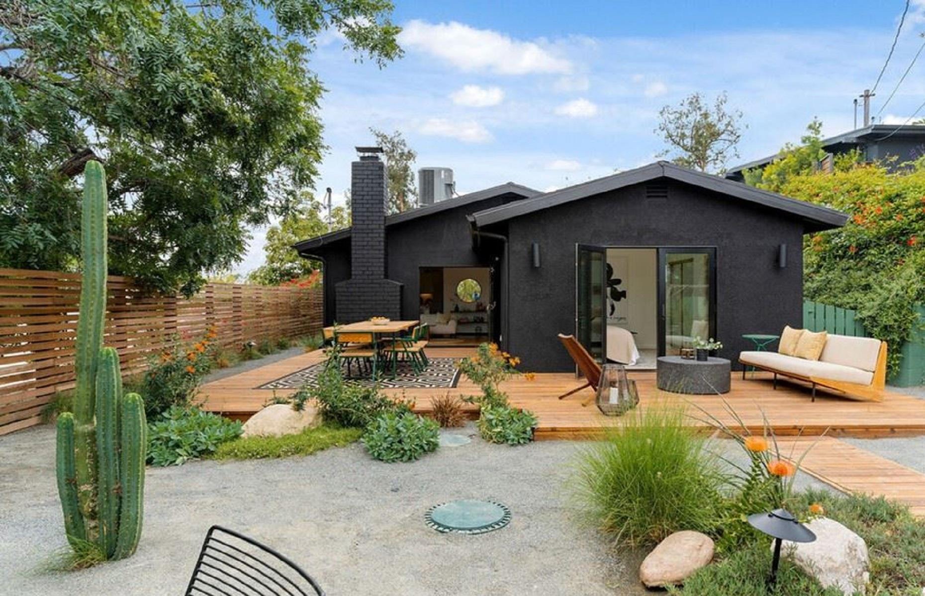 Ranch-style bungalow makeover, California, USA