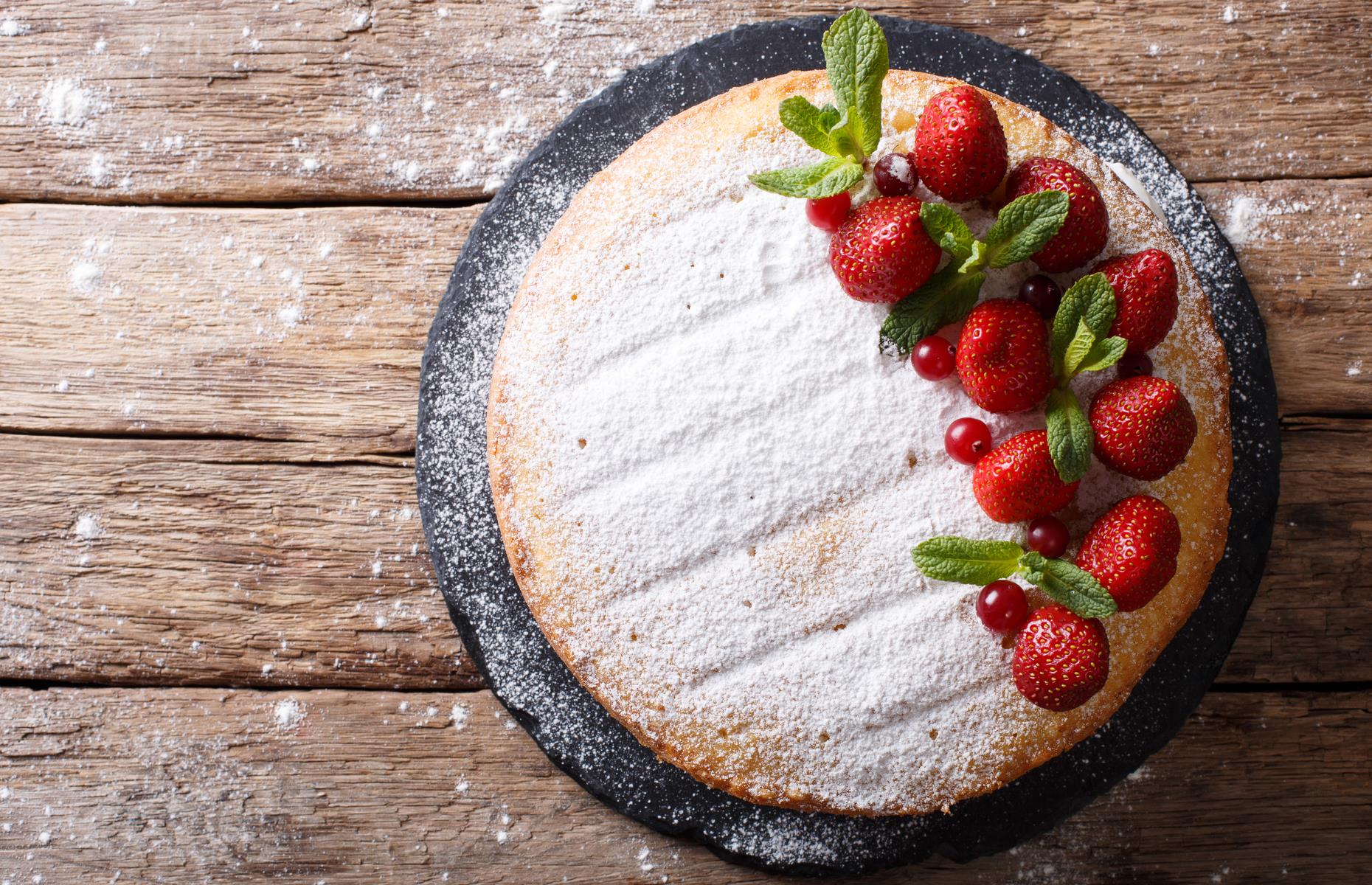 Berries on the Cake Top view