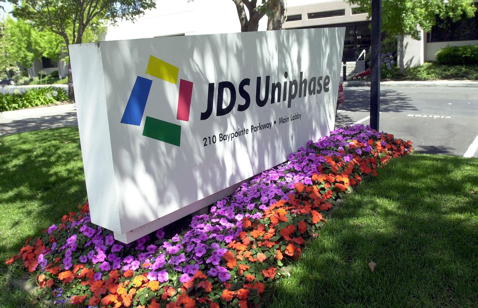 2001: JDS Uniphase