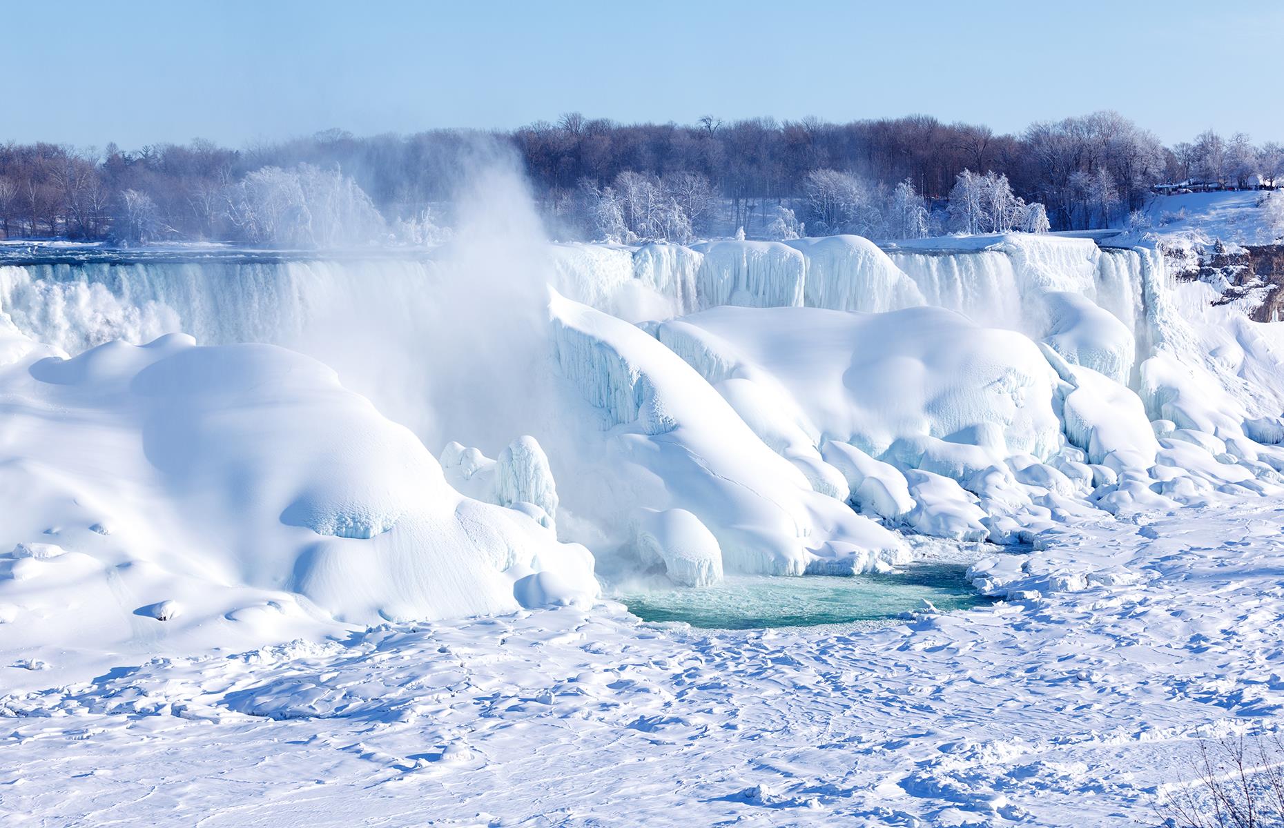 The freezing of Niagara Falls, Canada/USA