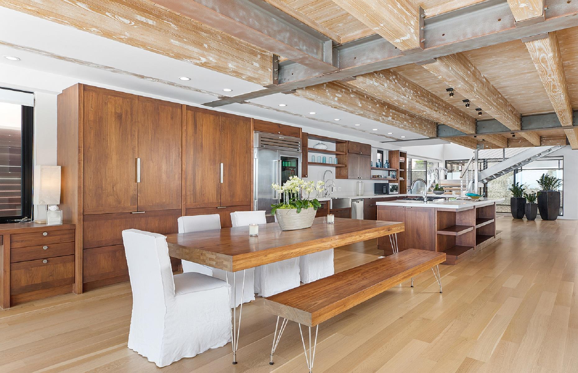 Matthew Perry's Malibu beach house: sold for $13.1 million