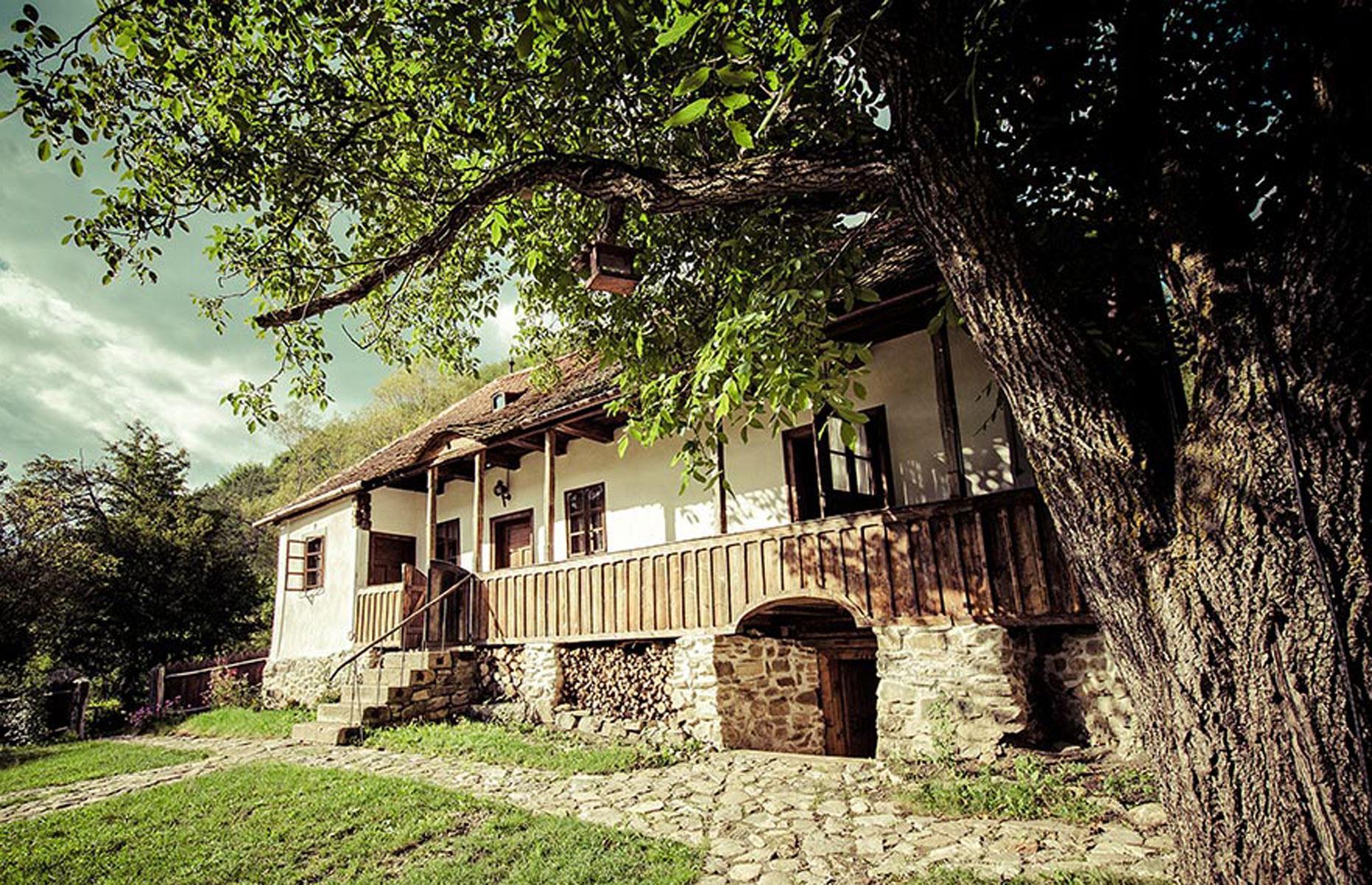 Transylvanian estate, Zalanpatak, Romania