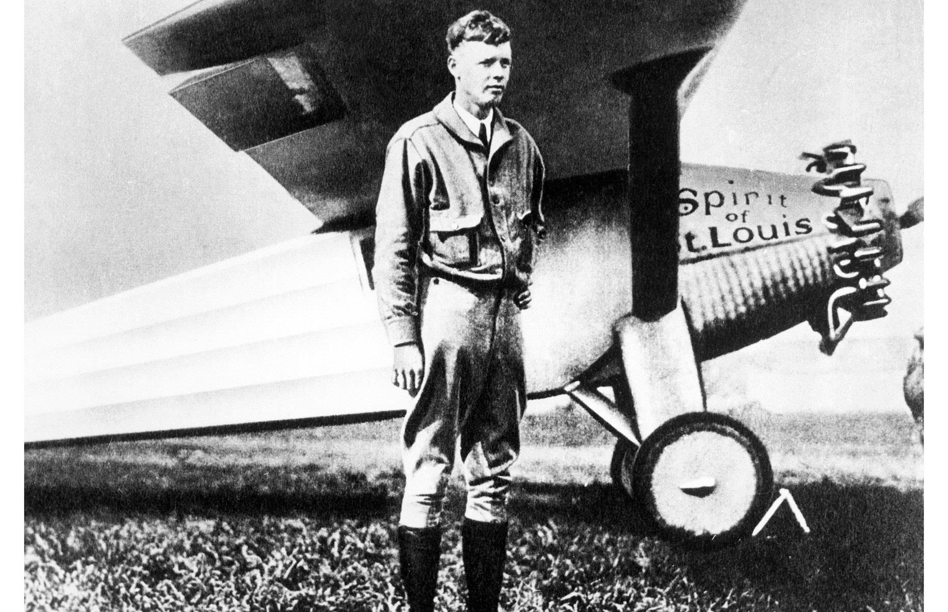1927: Charles Lindbergh flies across the Atlantic