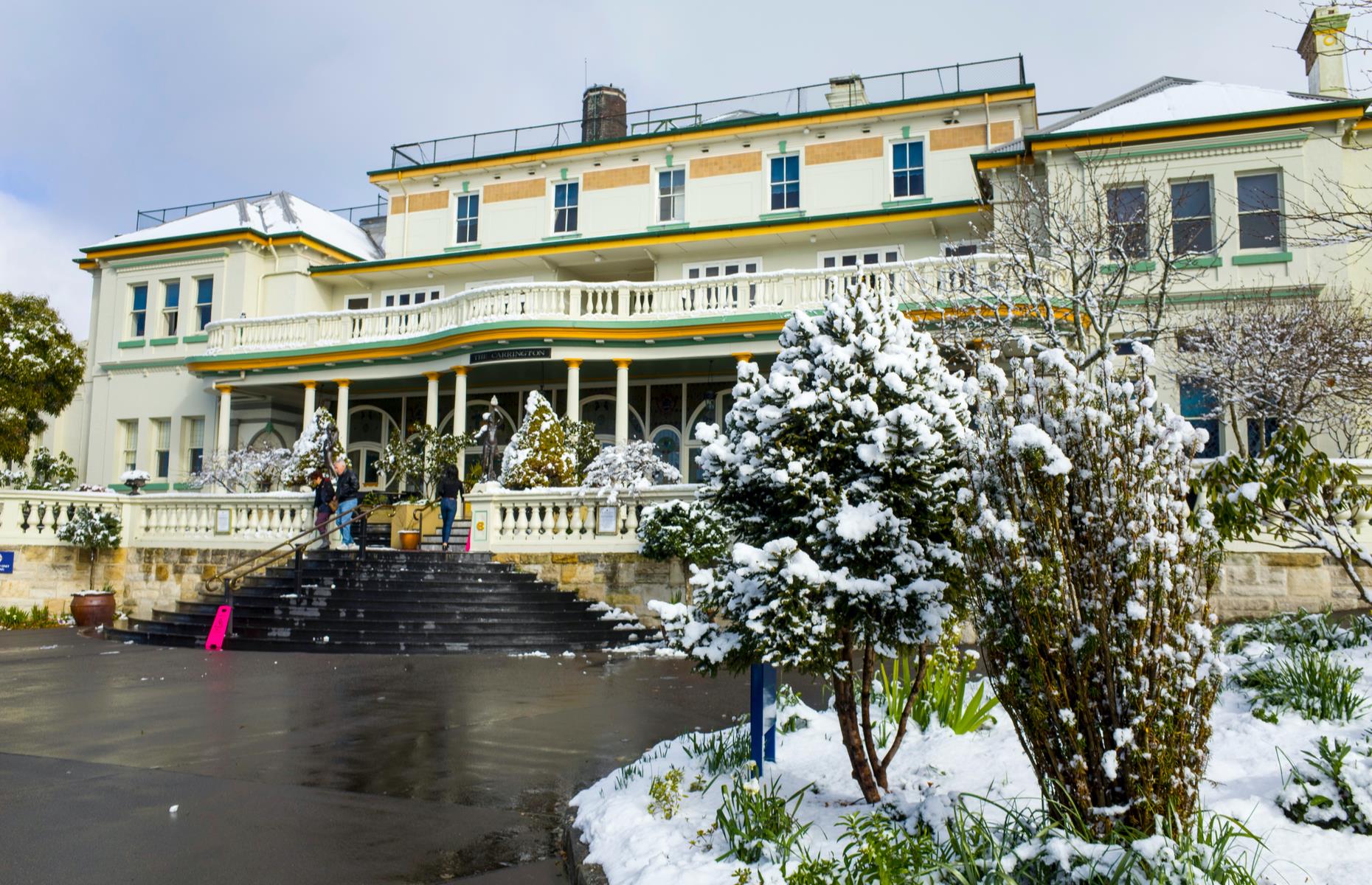 Christmas in July, Blue Mountains