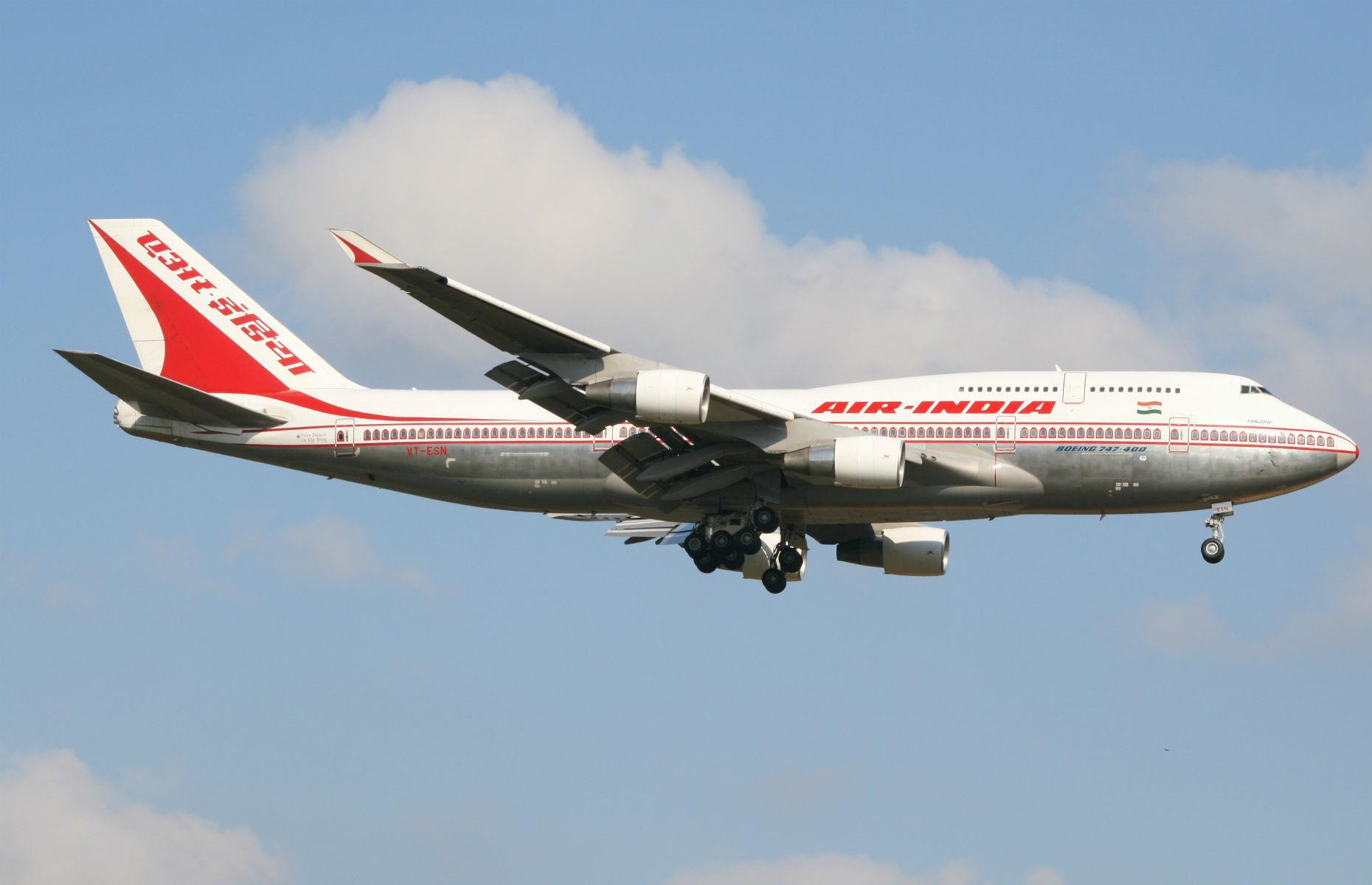 Pilots suspended for leaving landing gear out for entire flight