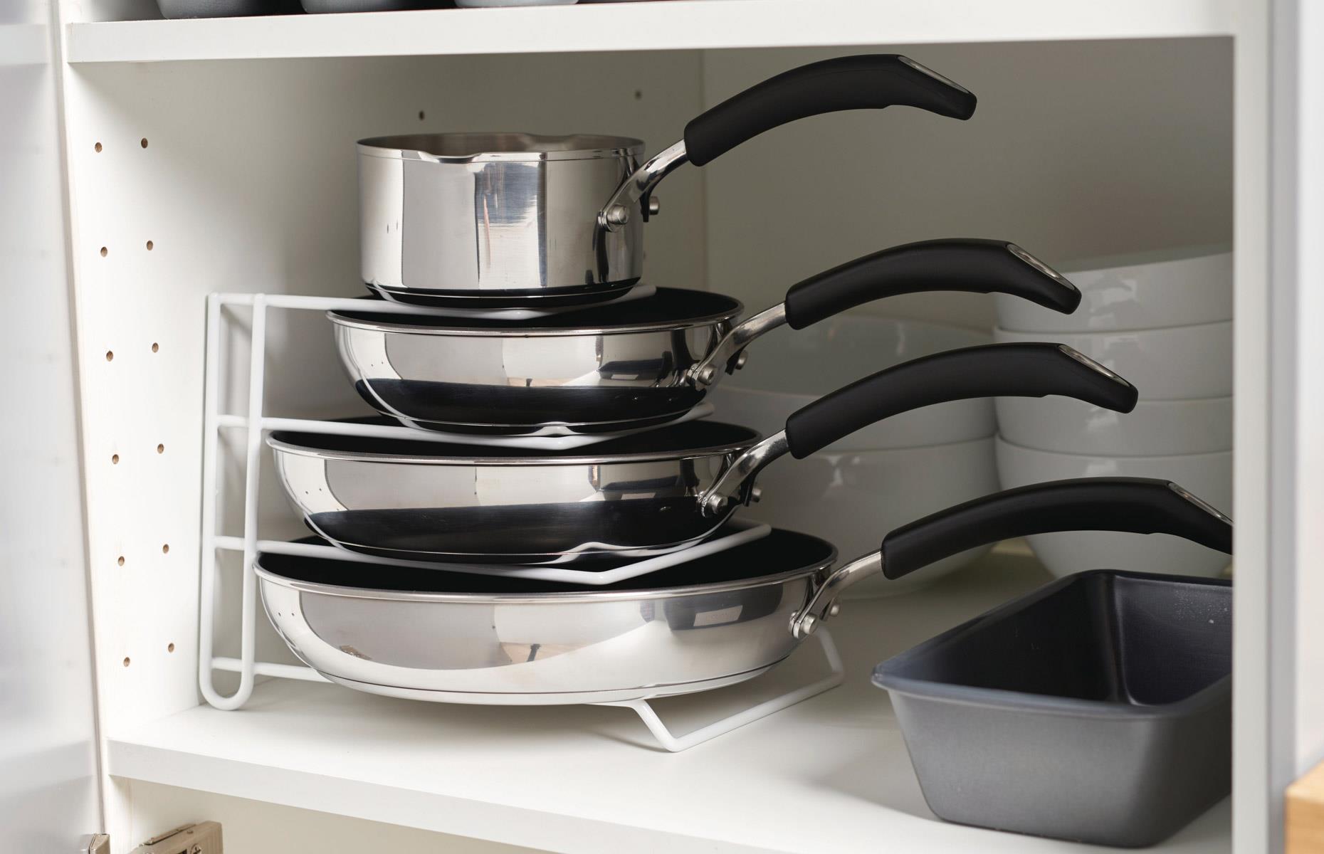 Clean burnt saucepans with salt