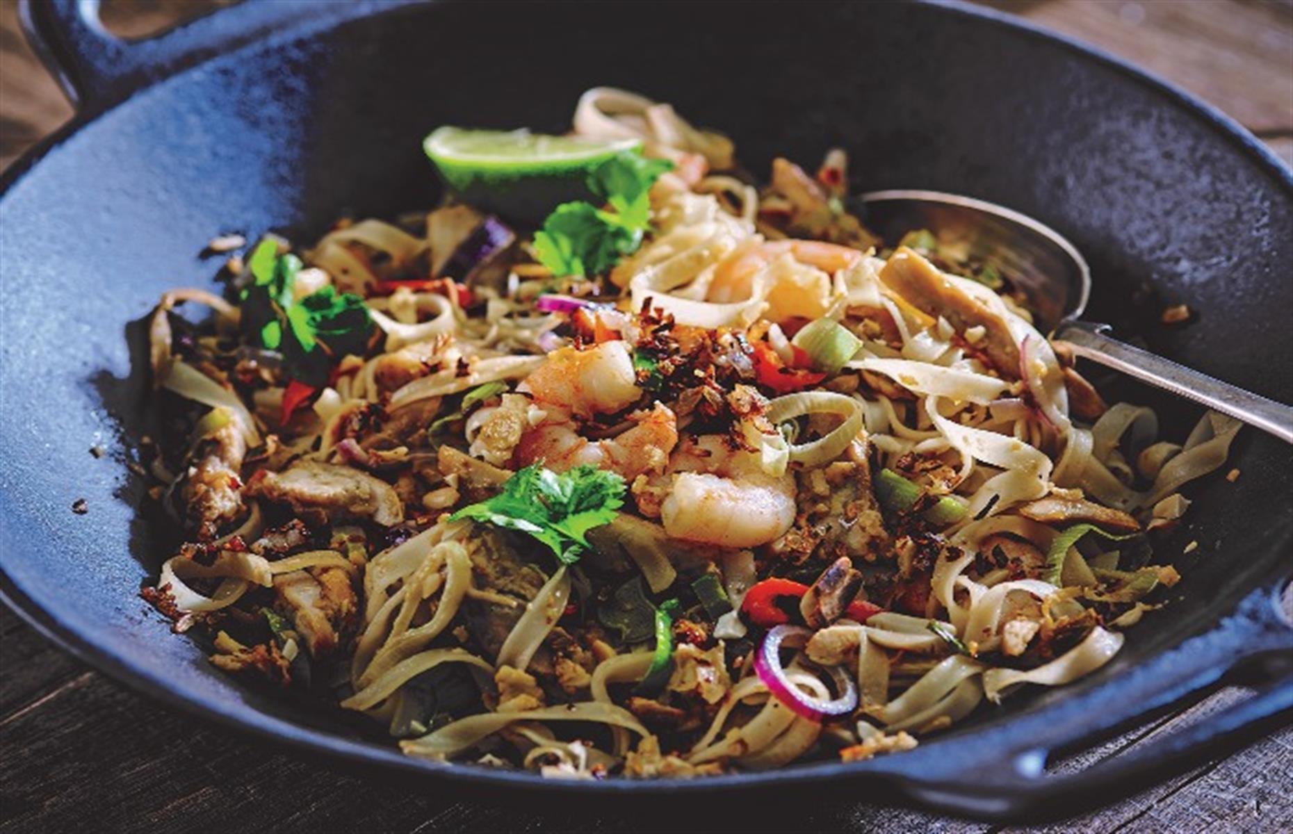16. Chicken and prawn pad Thai