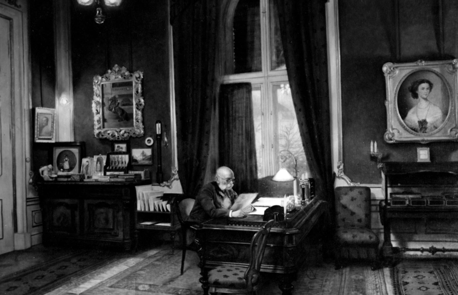 1848: Francisco José I en su estudio del palacio de Schönbrunn, cerca de Viena, Austria.