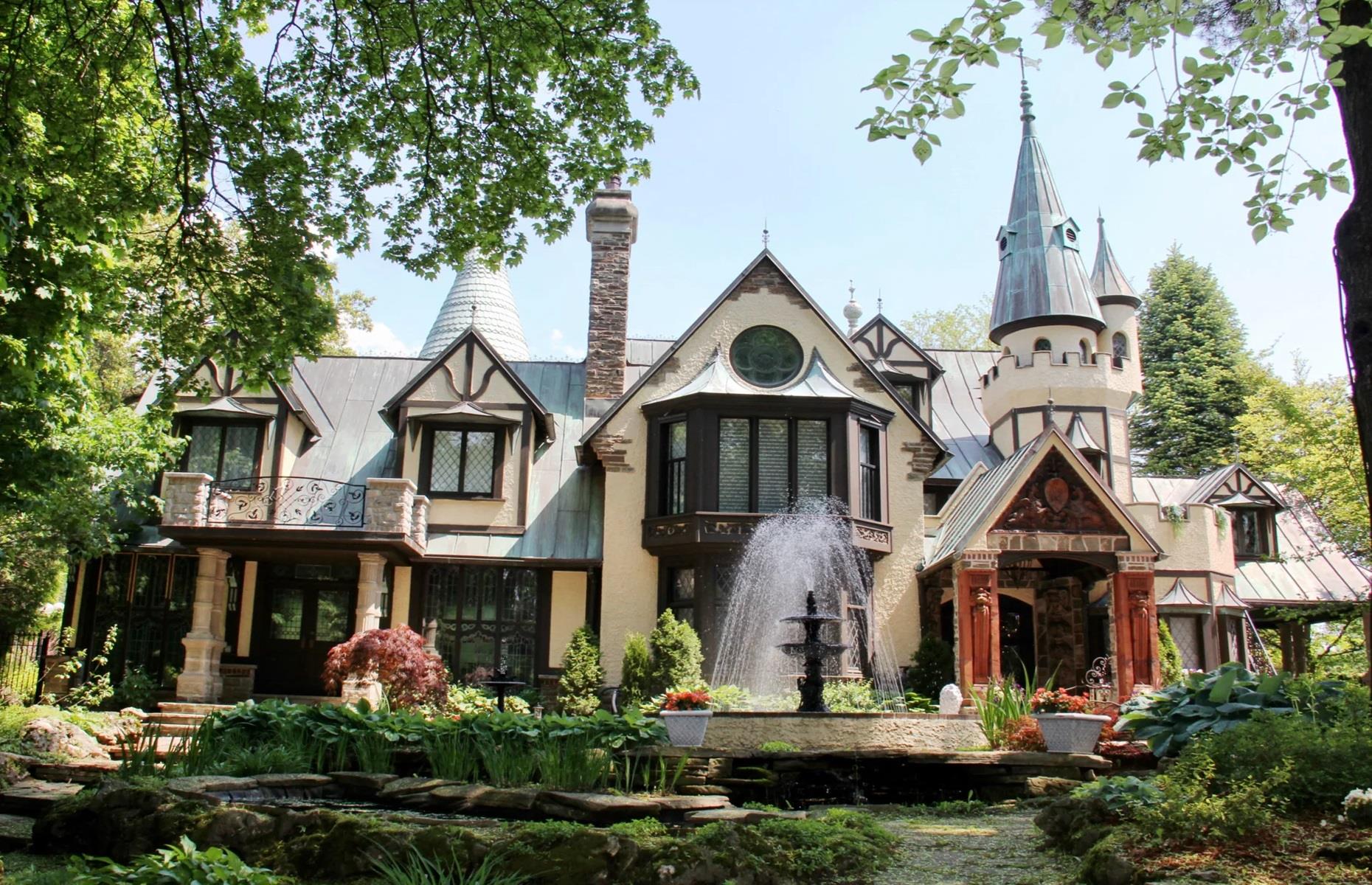 The Castle, Ontario, Canada