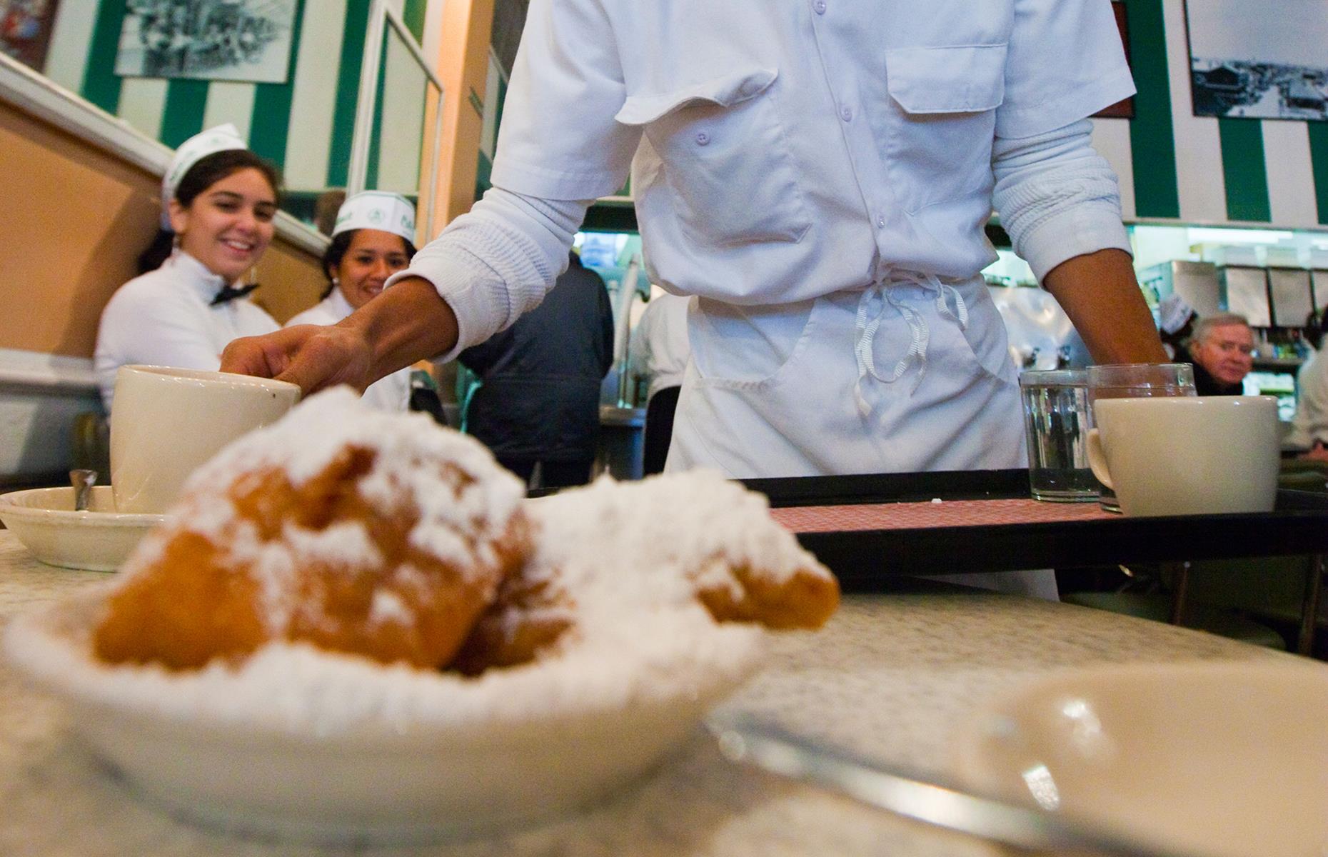 Louisiana: eat beignets at New Orleans’ Café du Monde