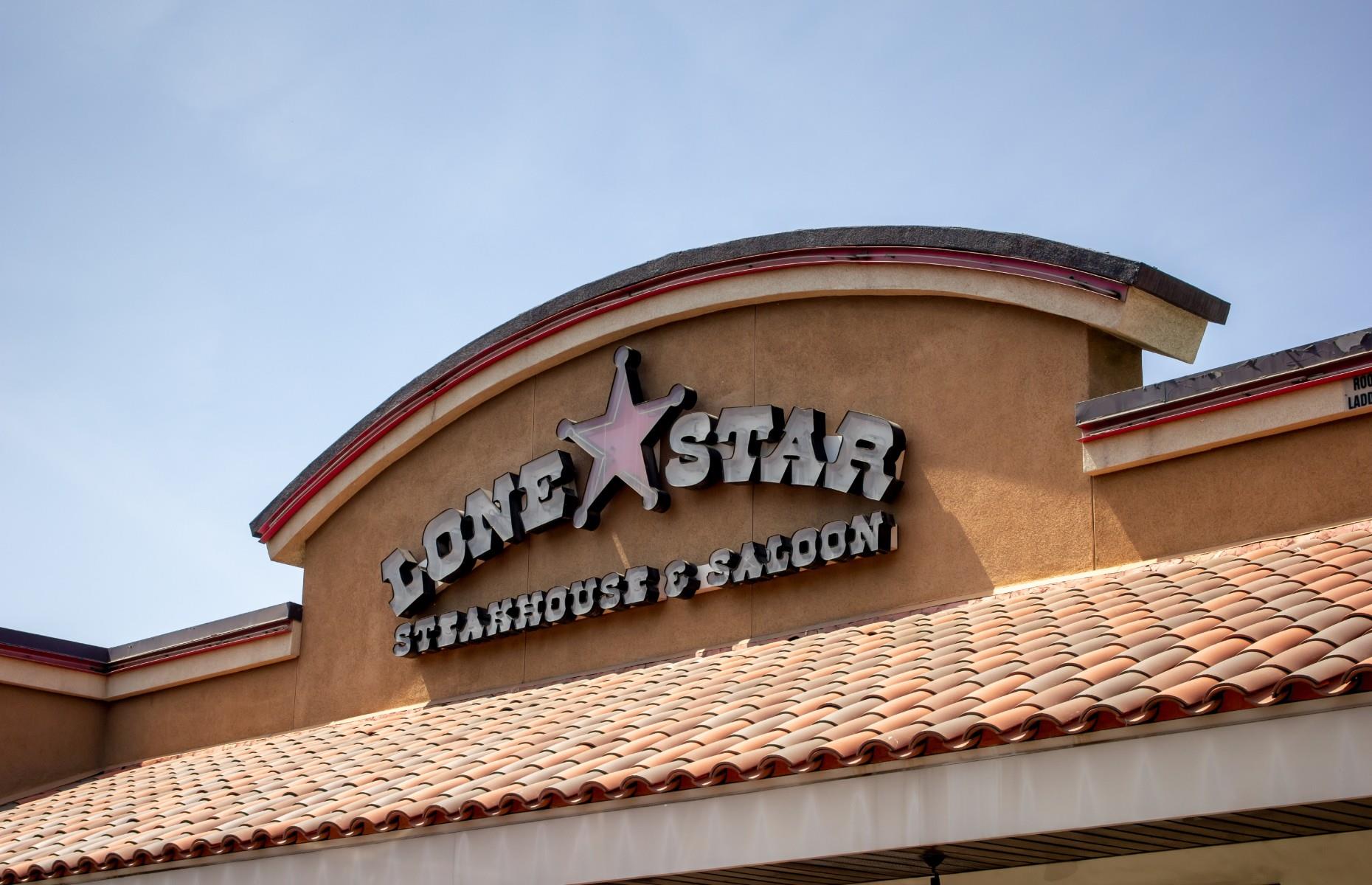 Lone Star Steakhouse & Saloon, peak US locations: 267