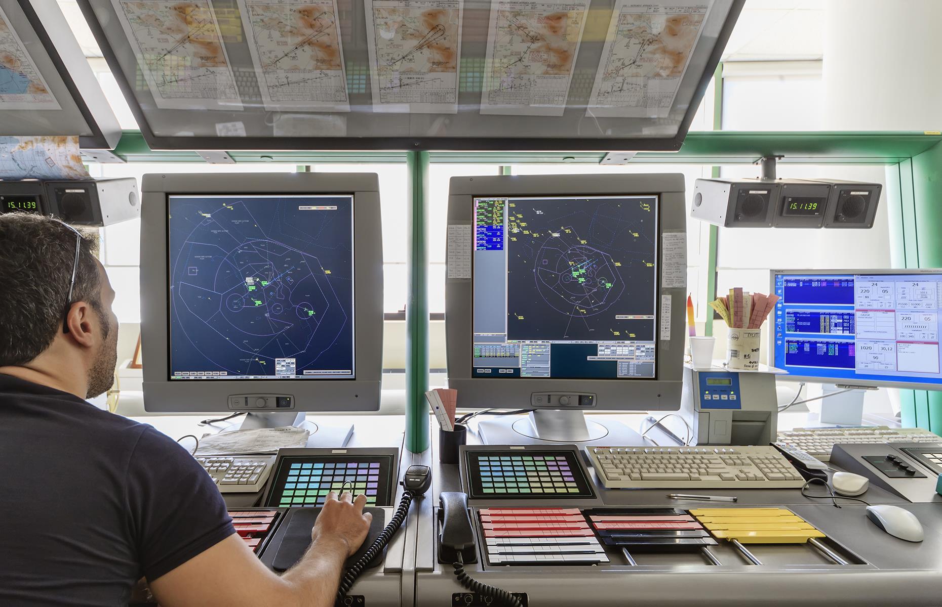 US air traffic controllers are responsible for 2.9 million passengers' safety