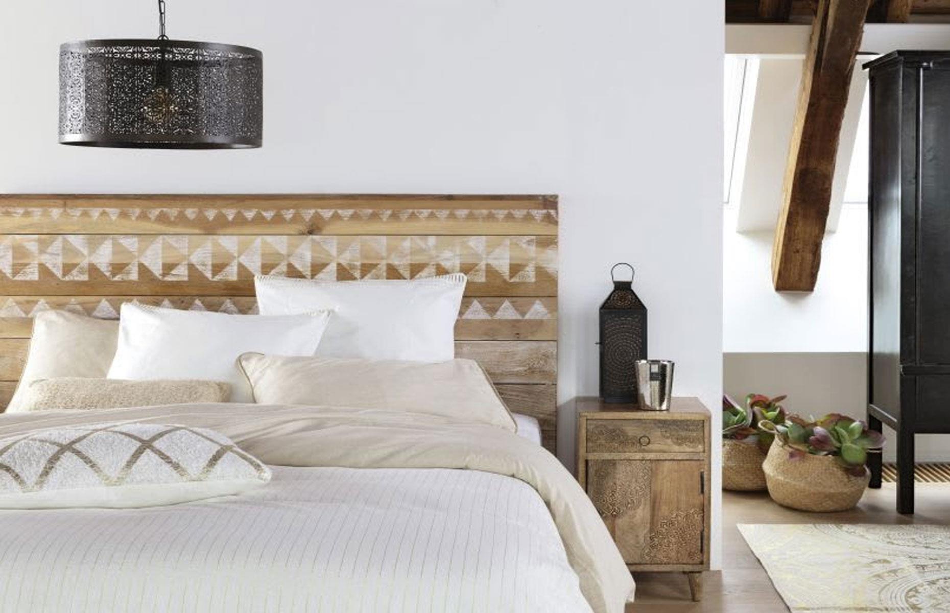 Pick out wood pallets