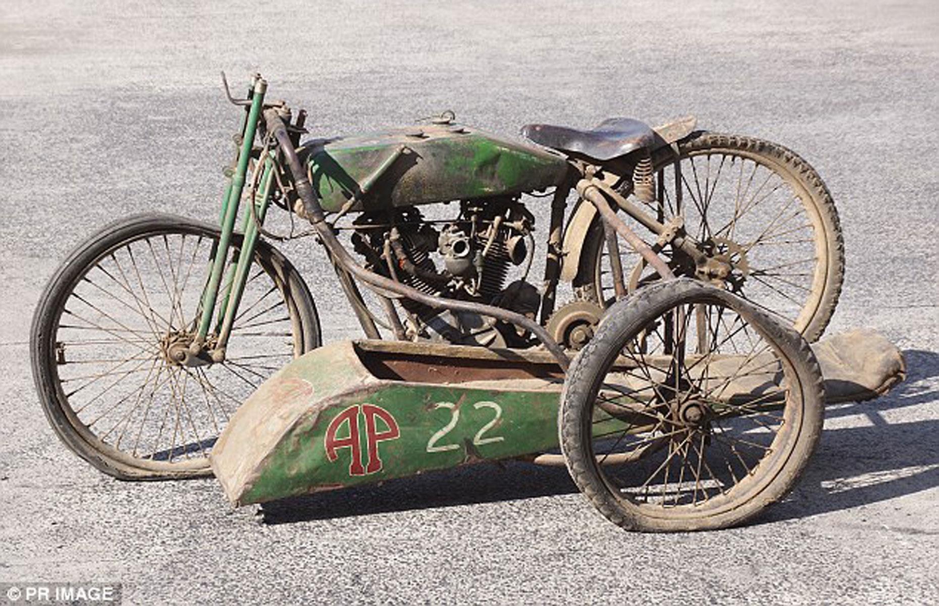 1927 Harley-Davidson 8-valve motorcycle: $407,000 (£304k)