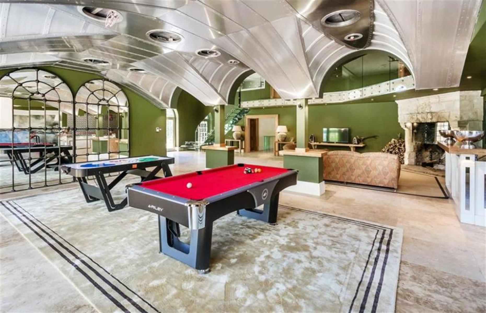 Mock-Georgian mansion with private games room