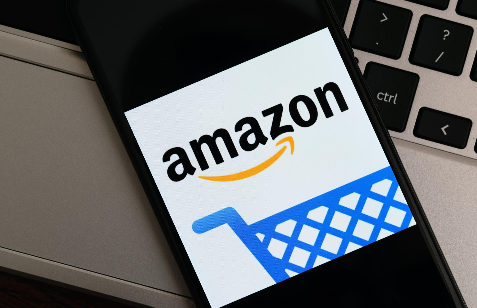 Amazon's quickfire logo changes