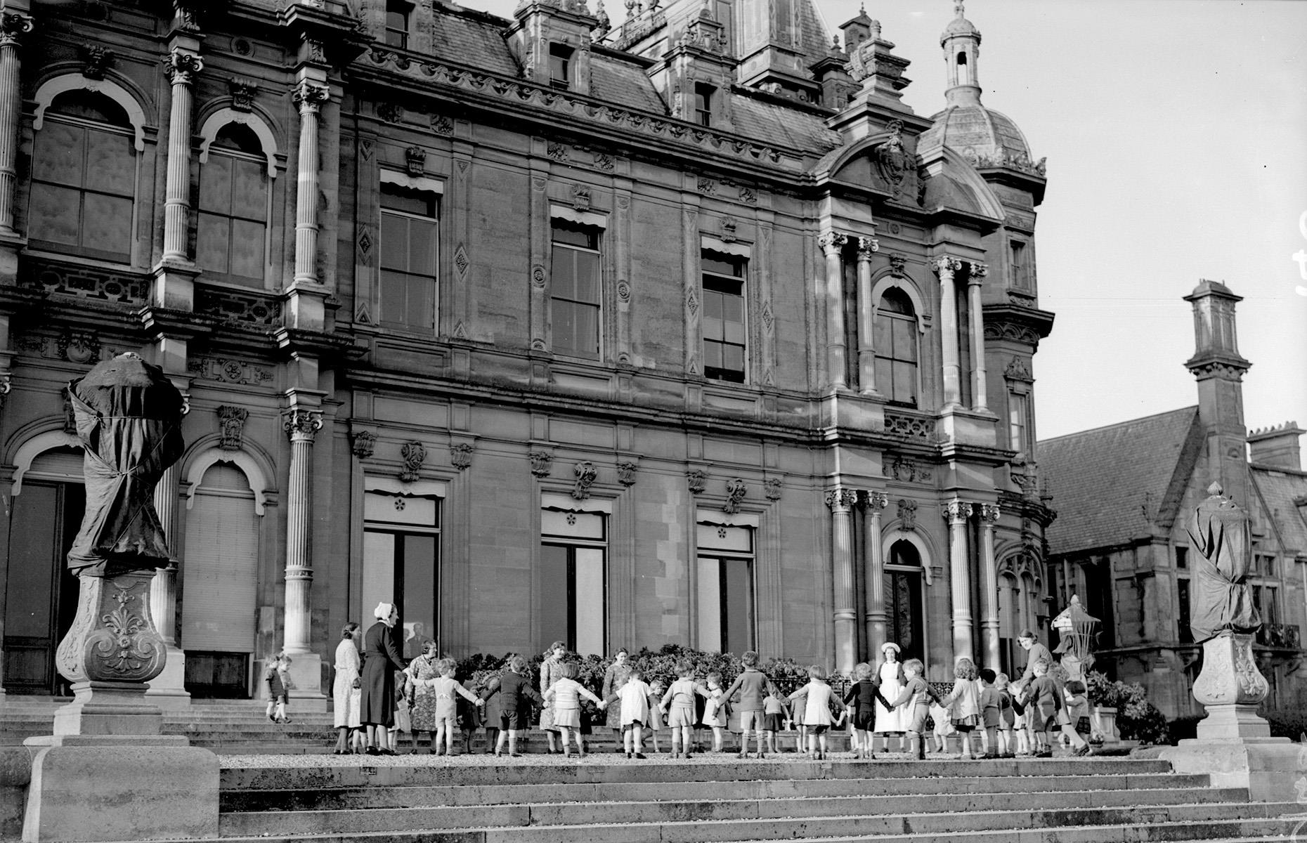 1942: Casas señoriales abren sus puertas a los niños de Londres