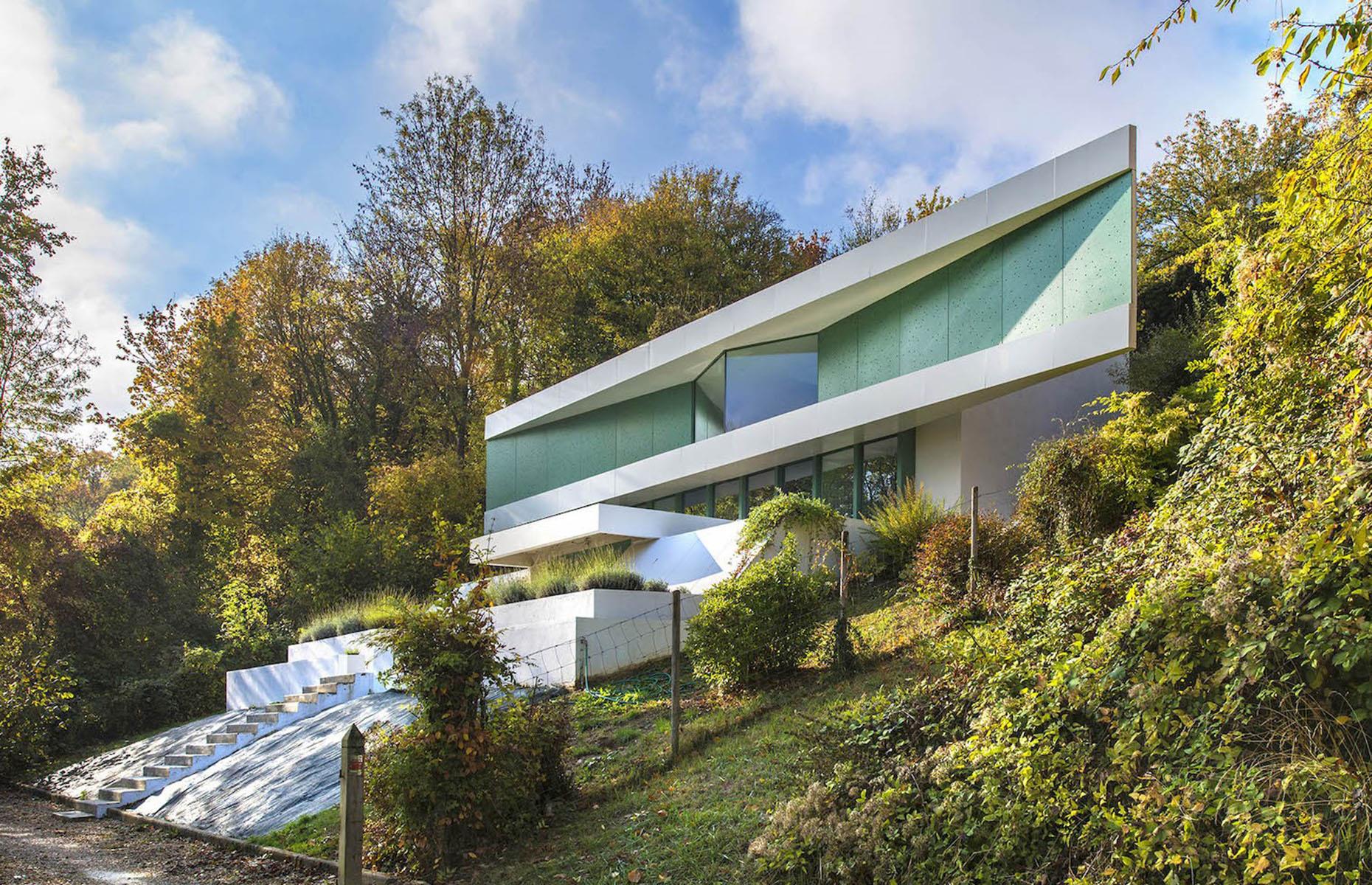 Futuristic house, Thomery, France: £738,000 ($930k) 