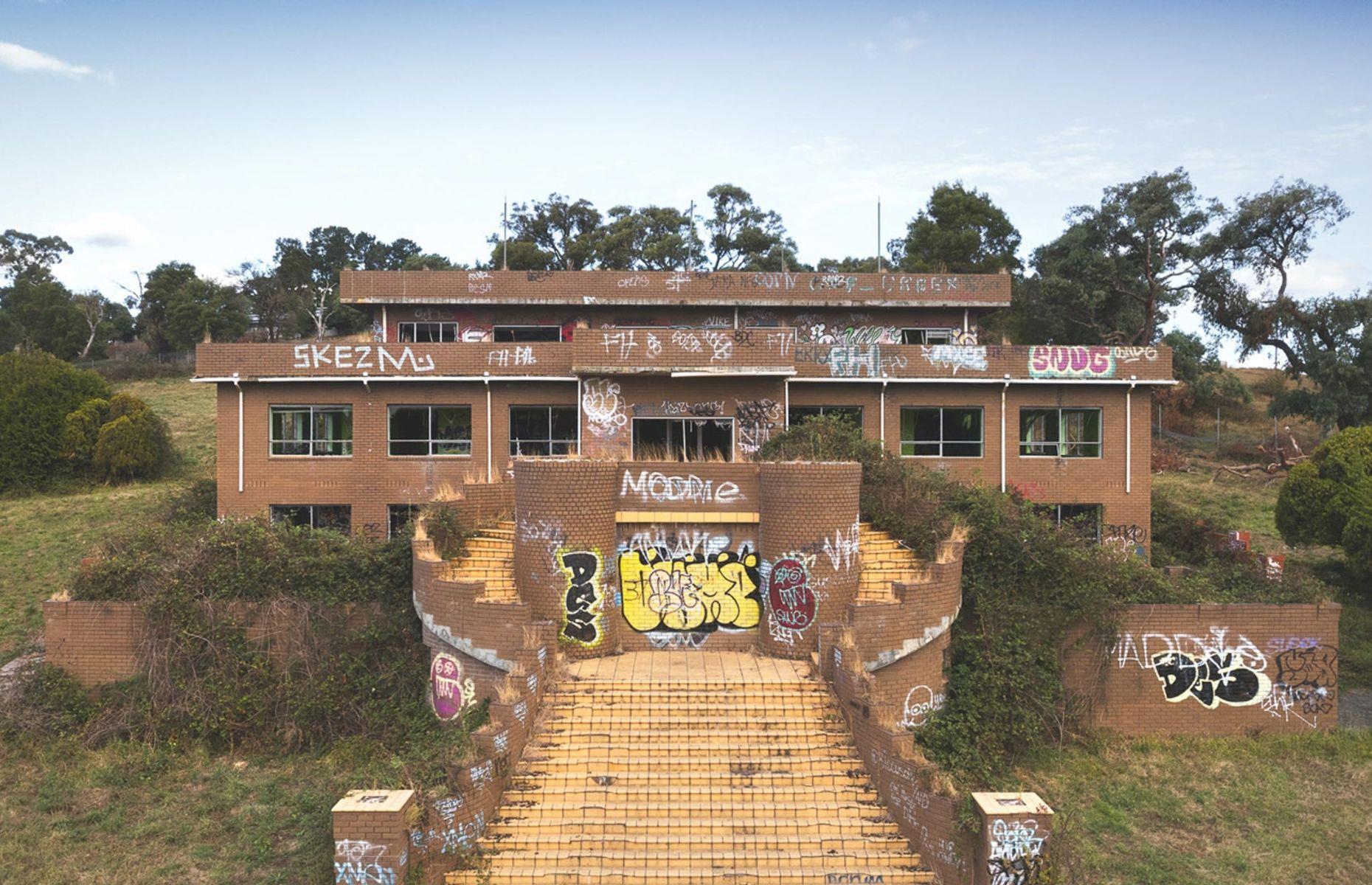 Abandoned mansion: steeped in tragedy