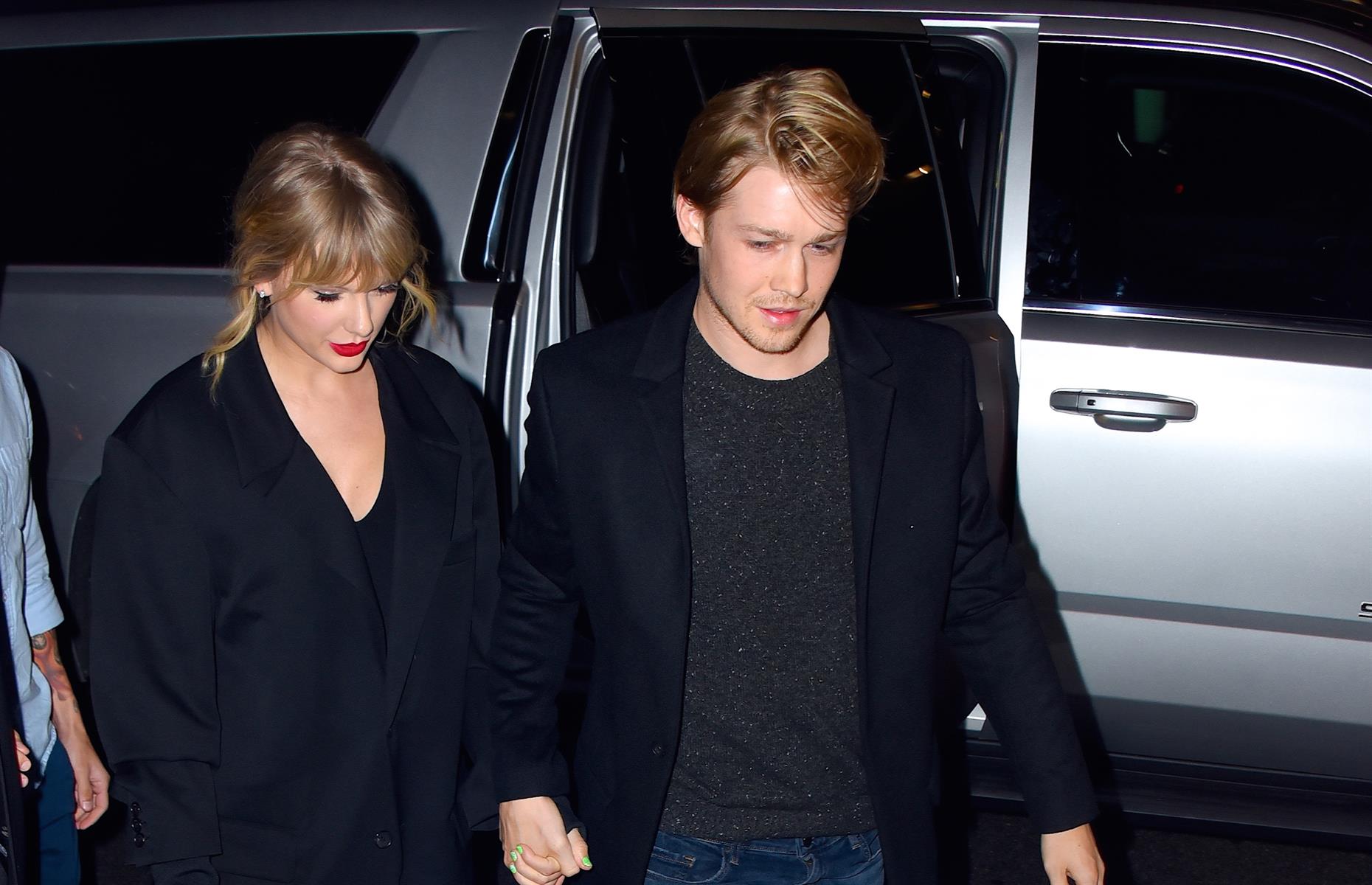 Taylor Swift's London house hunt