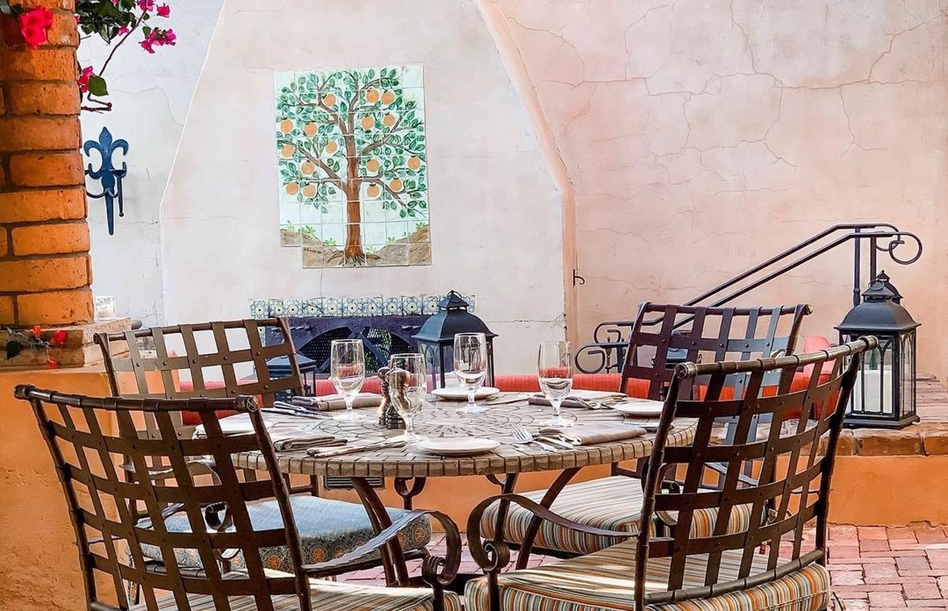  Arizona: T. Cook’s, Royal Palms Resort and Spa, Phoenix