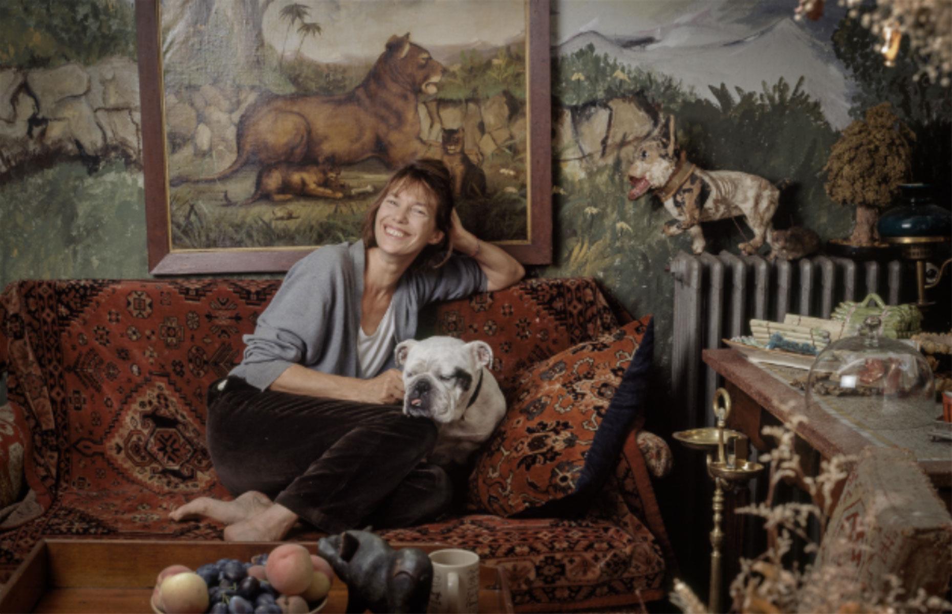 2001: Jane Birkin at her Paris home beside her British bulldog Dora