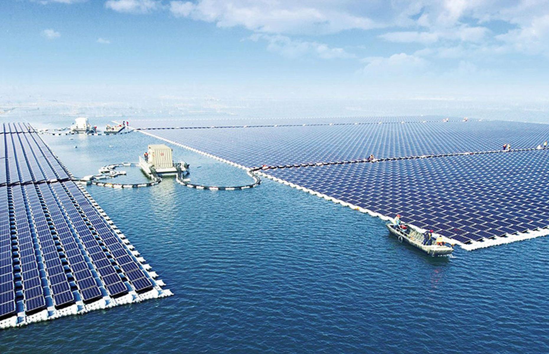 World's largest floating solar power plant