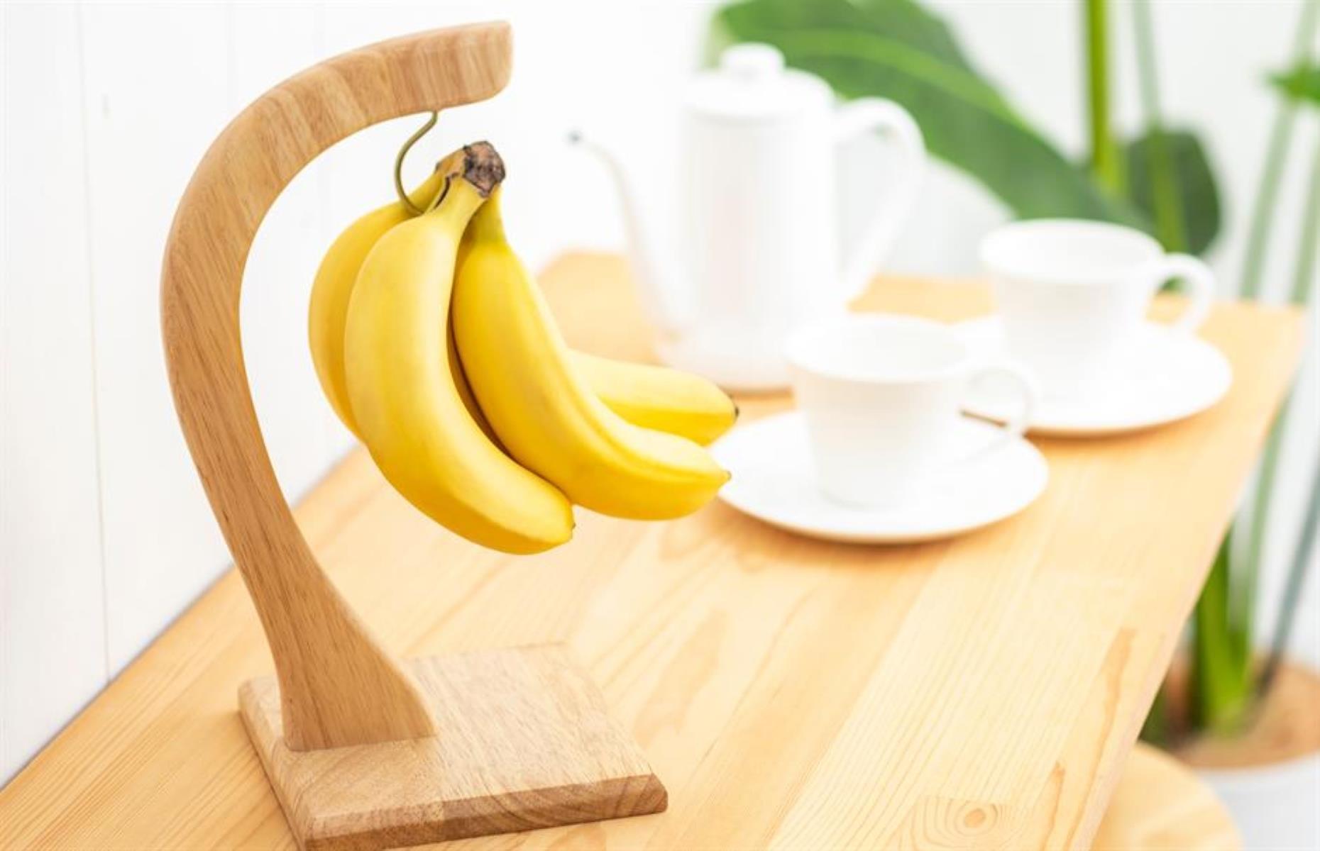 Stop bananas browning with a banana hanger