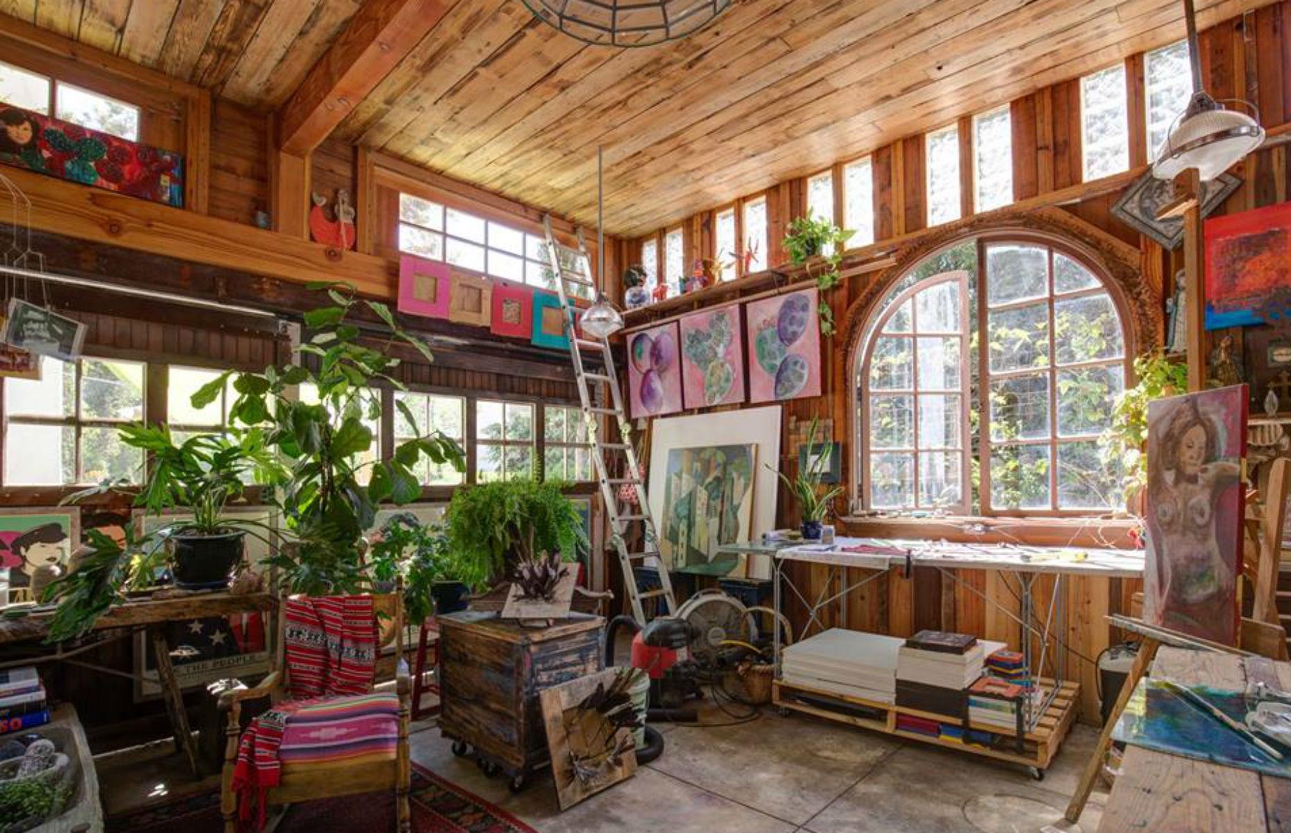 Upcycled art studio