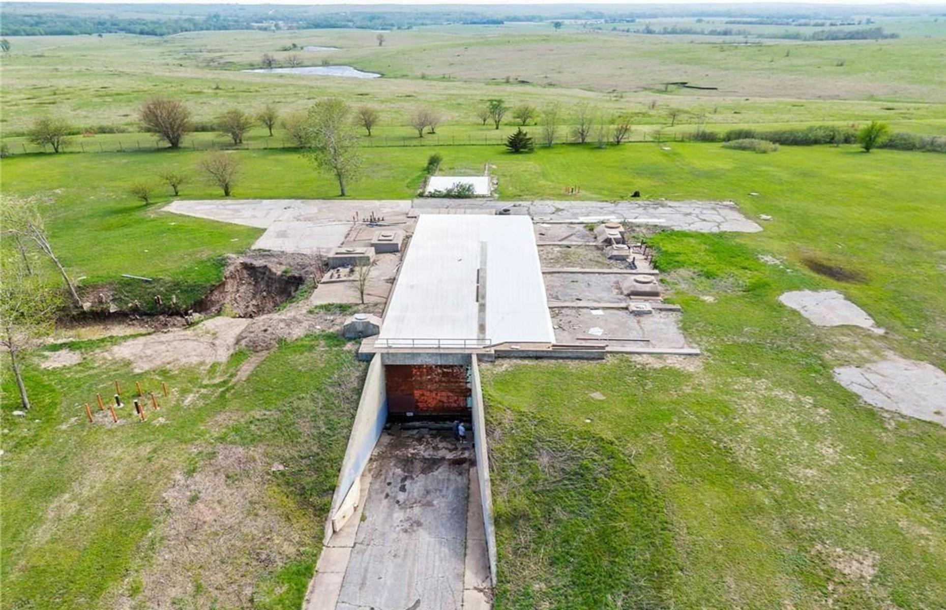 Home with a missile silo, Kansas, USA: $699,900 (£518k)