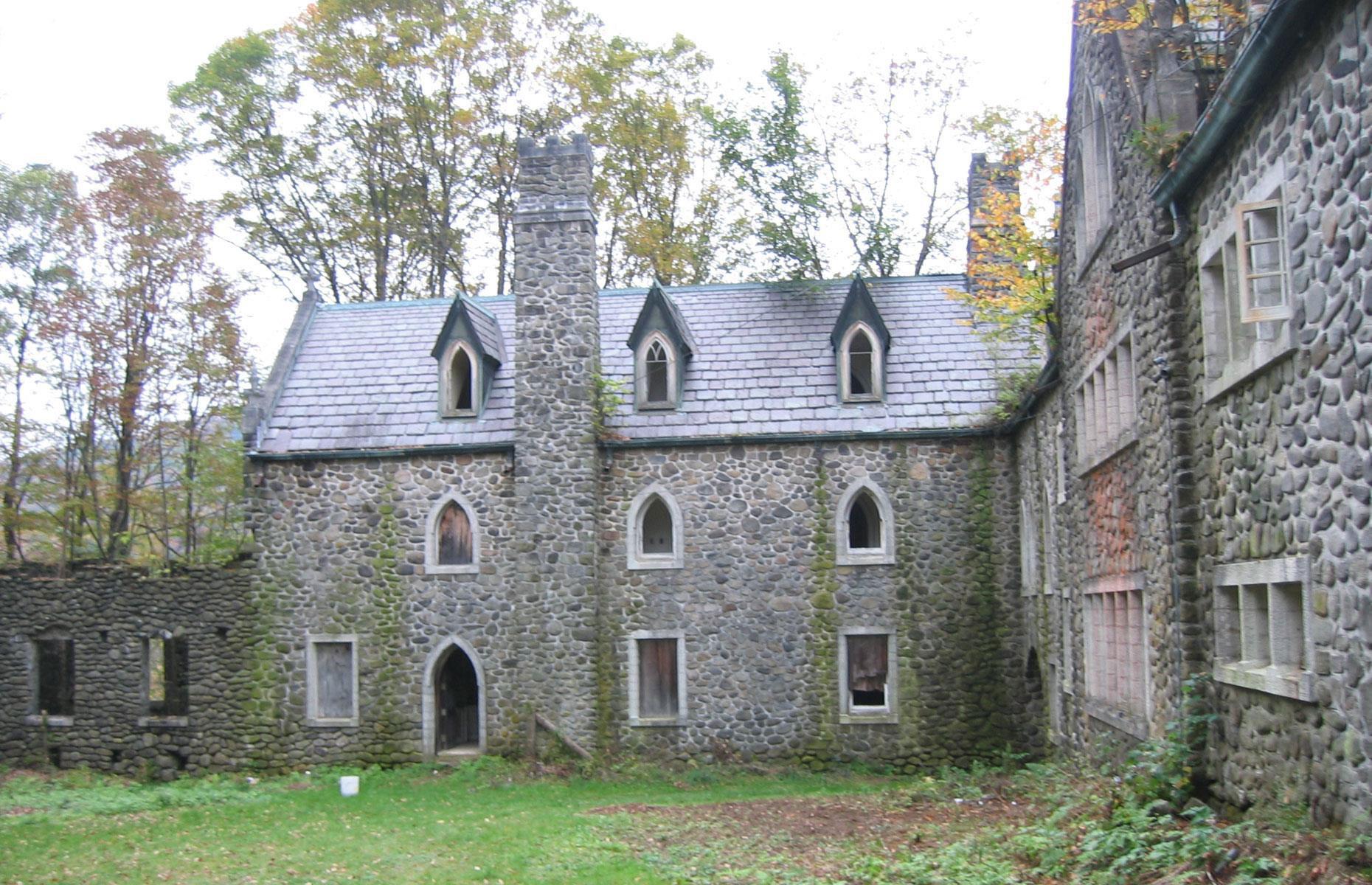 Dundas Castle: ghouls and gore