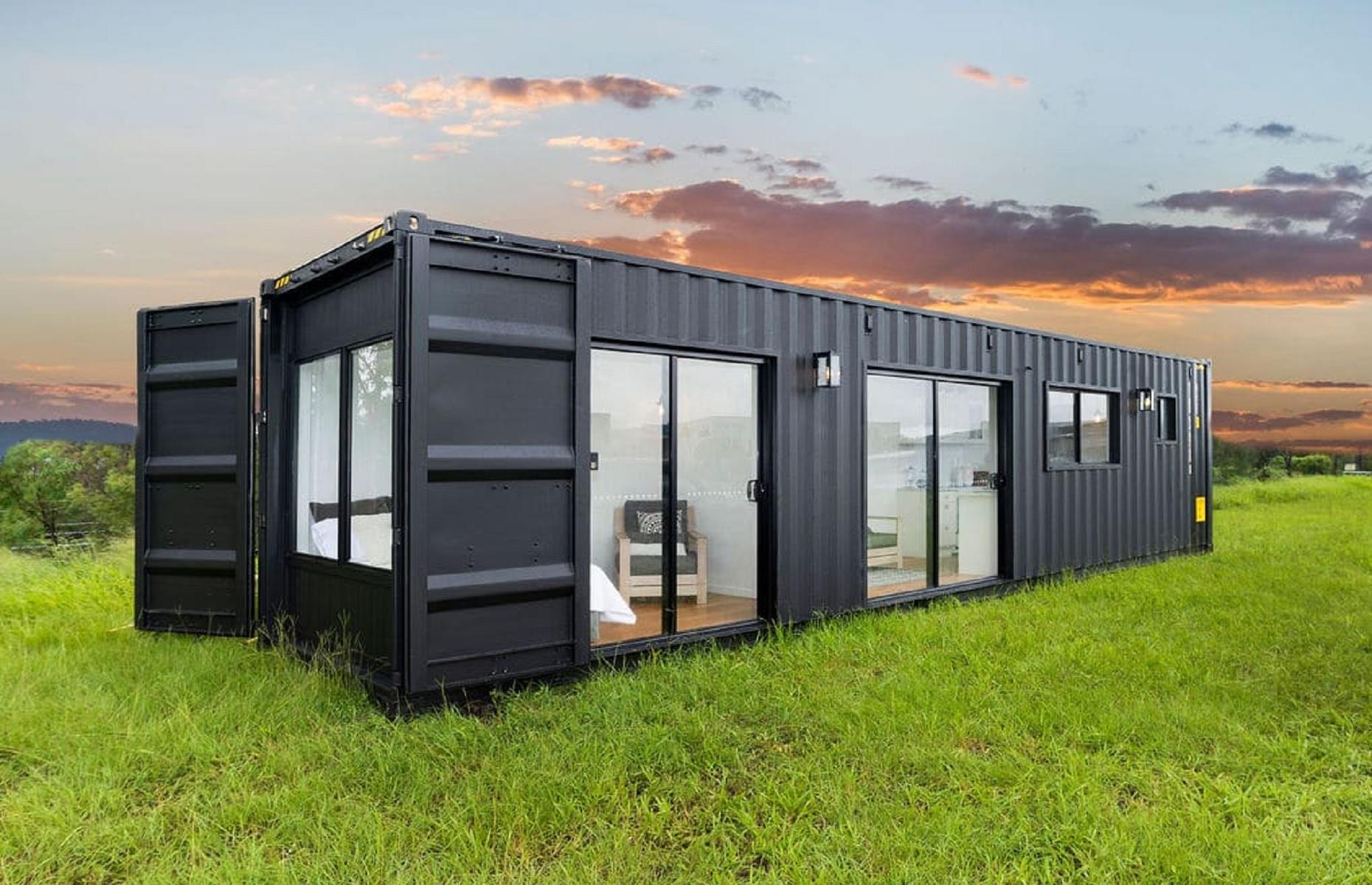 Hamptons 40 Coastal Luxe