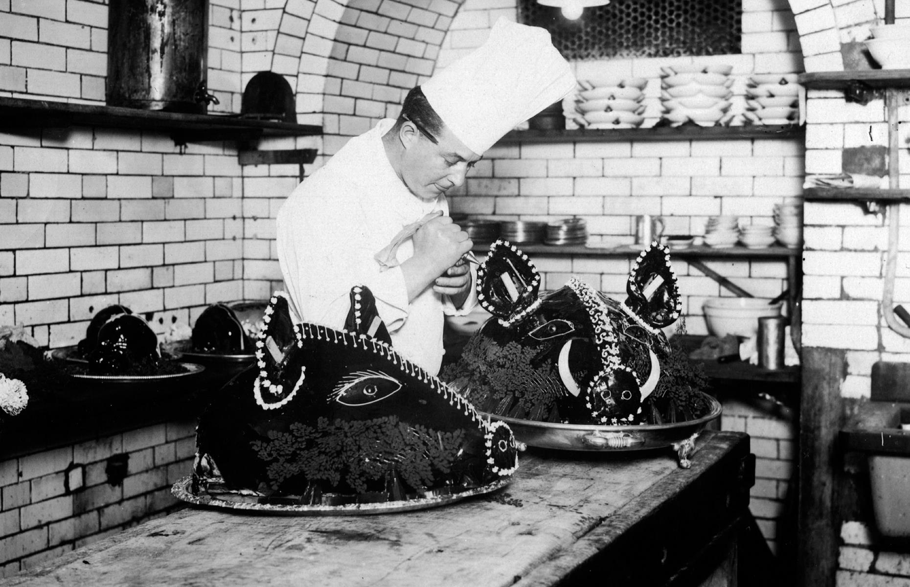 1920s: echoes of a bygone era