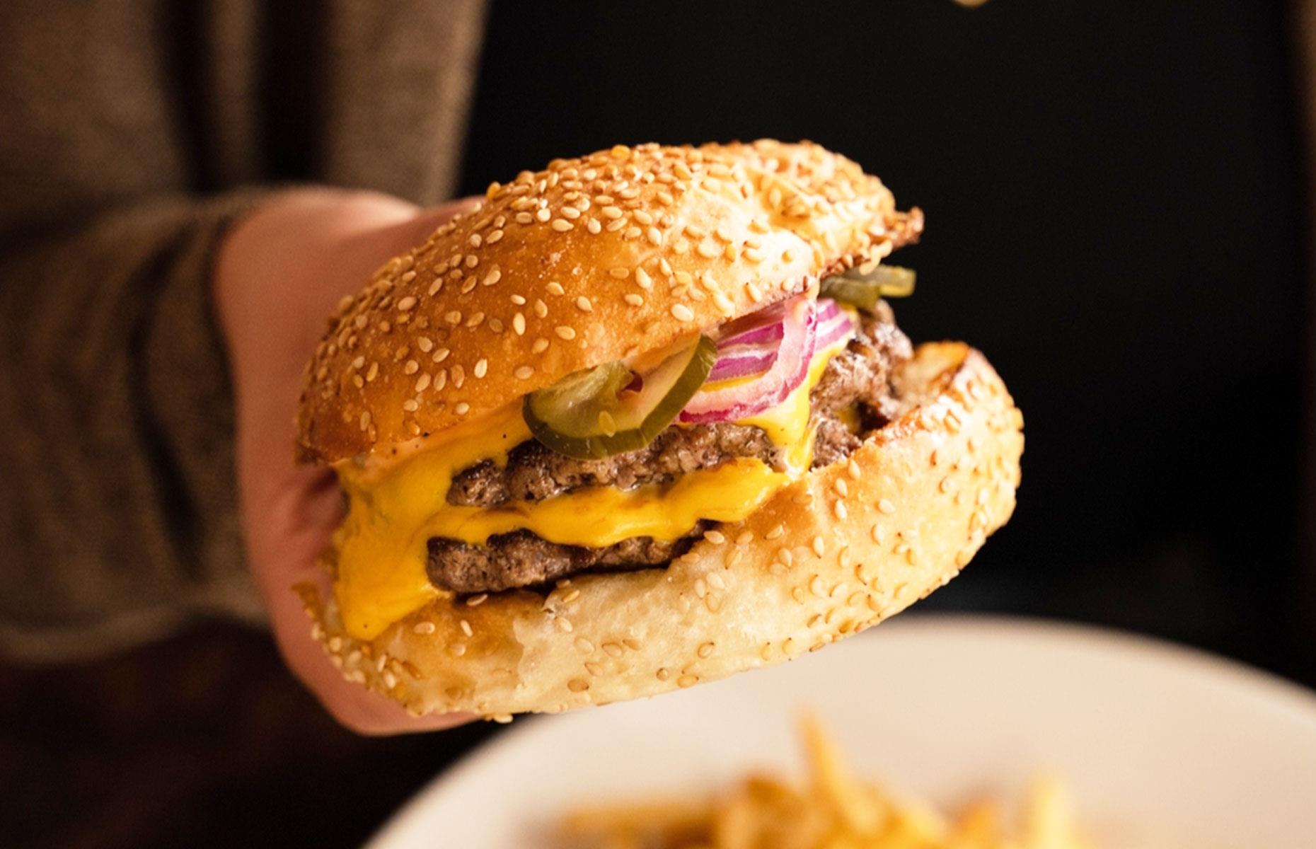 43. New York: Cheeseburger à l’Américaine, Pastis, New York City
