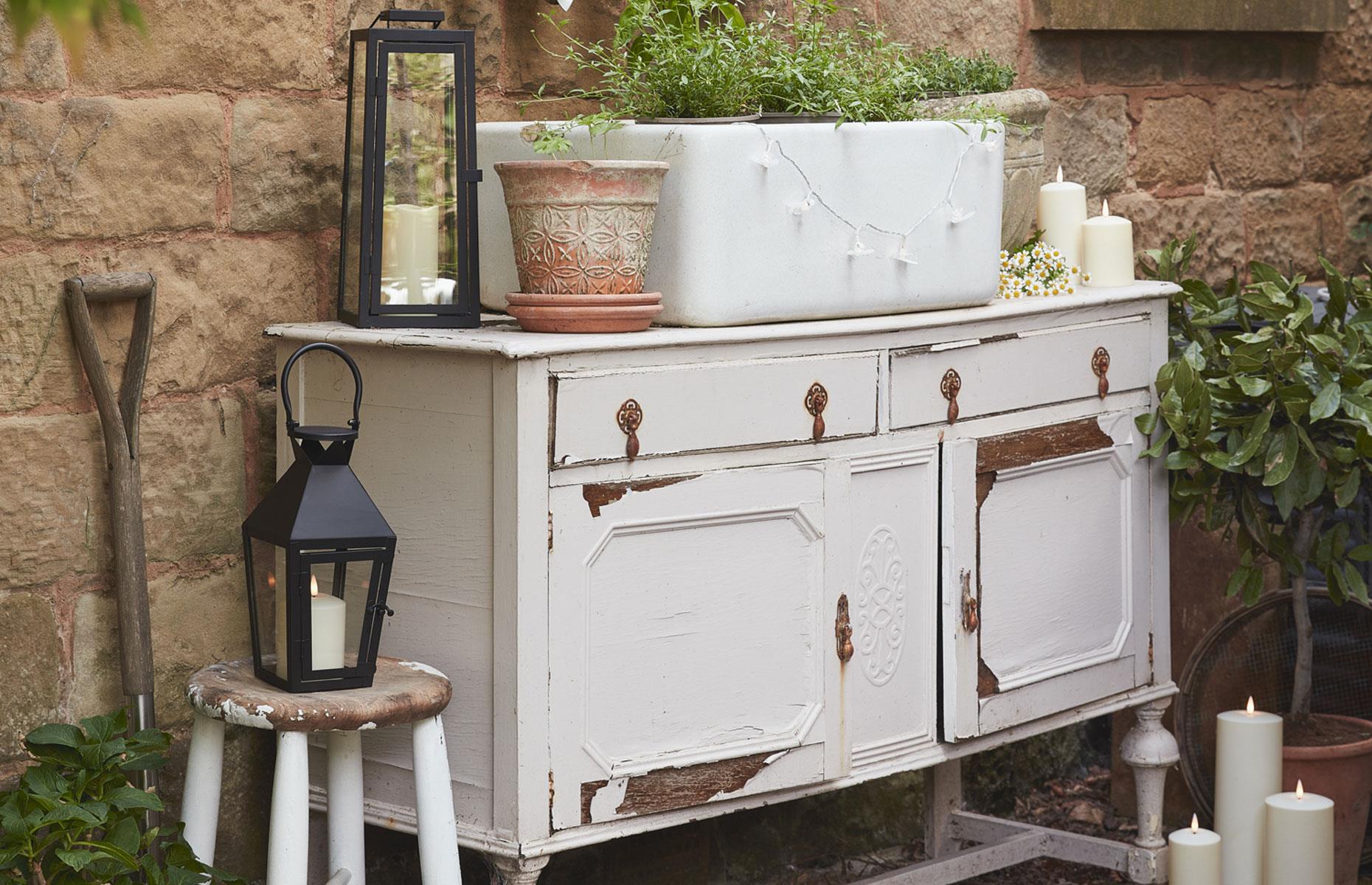 Plant up a butler sink