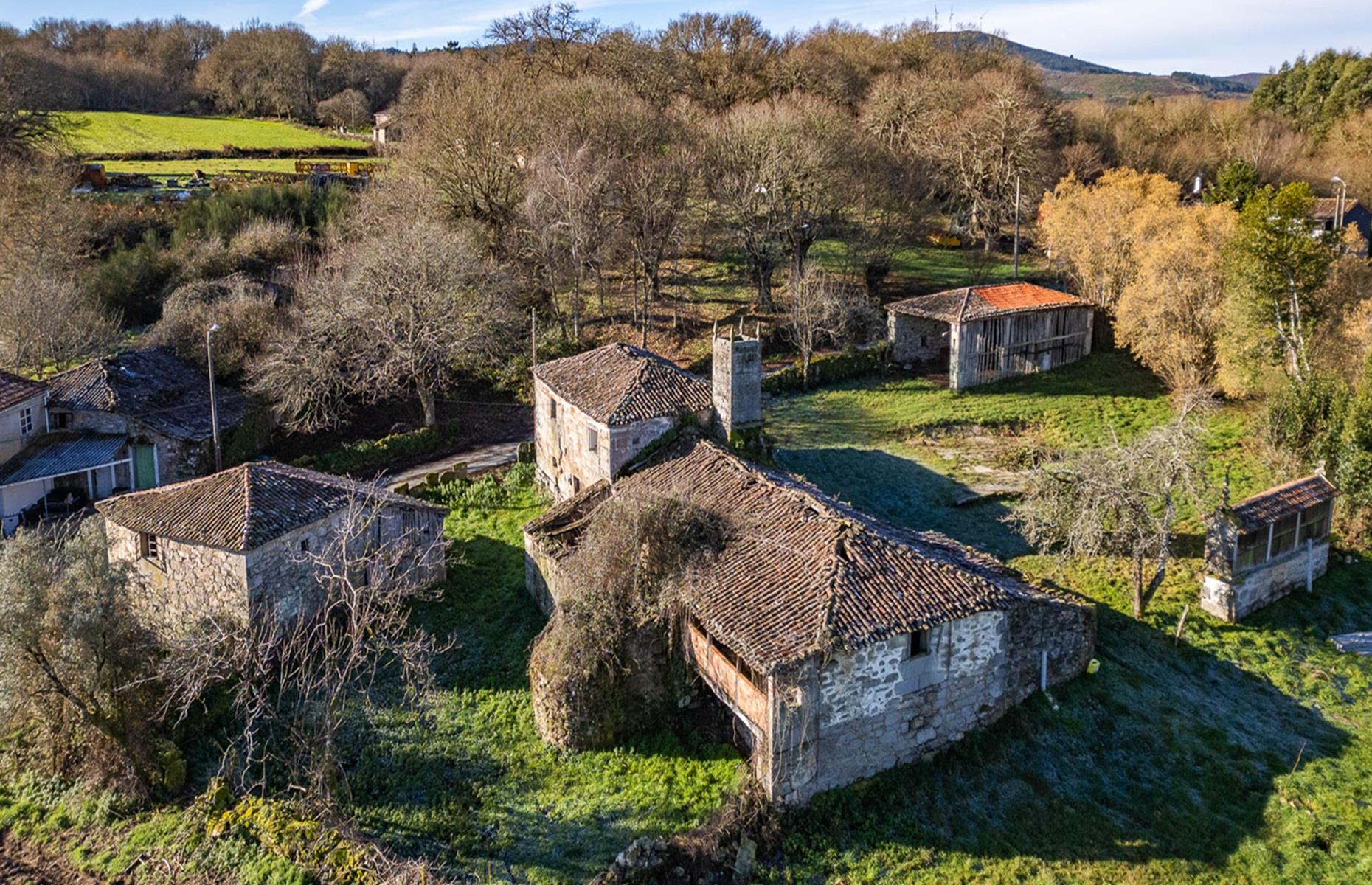 Abandoned farm buildings, Lugo, Spain: £63,300 ($85k)