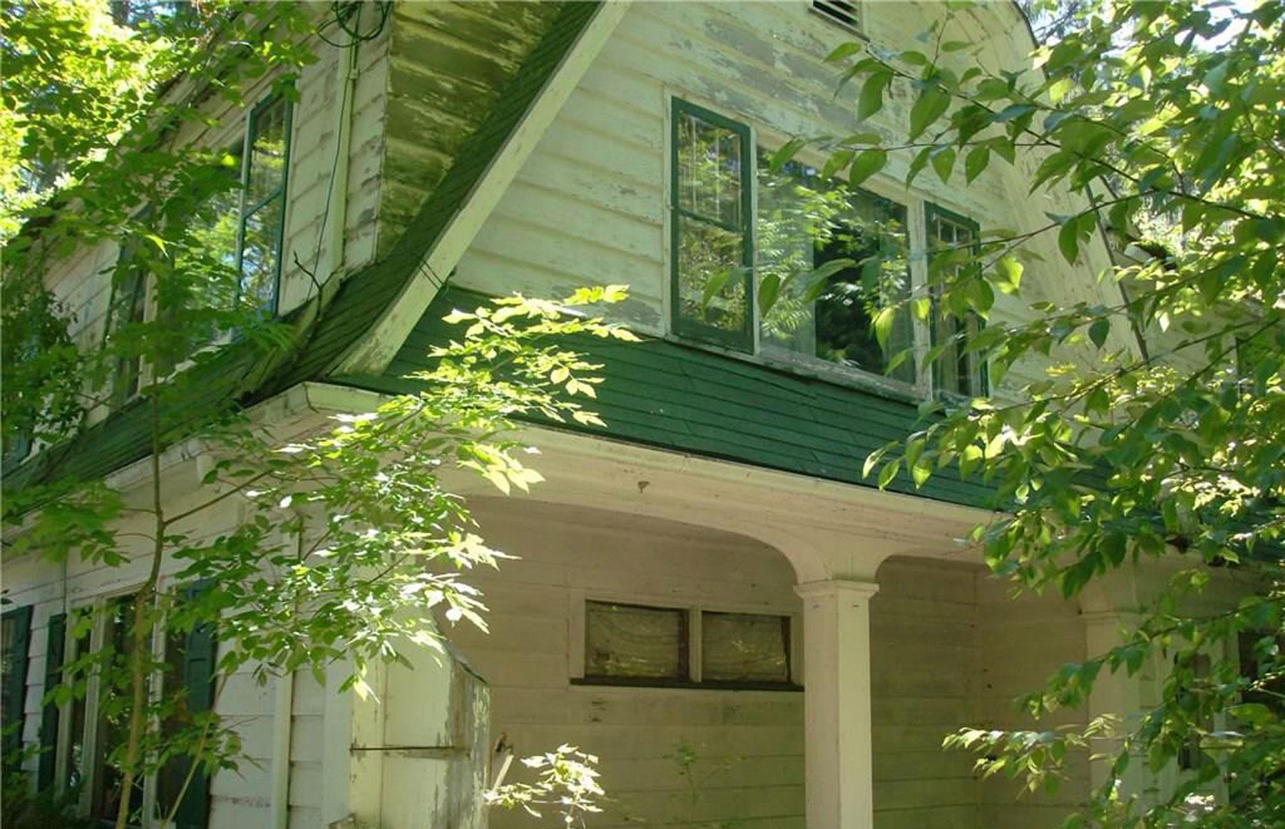 A rich area for abandoned homes