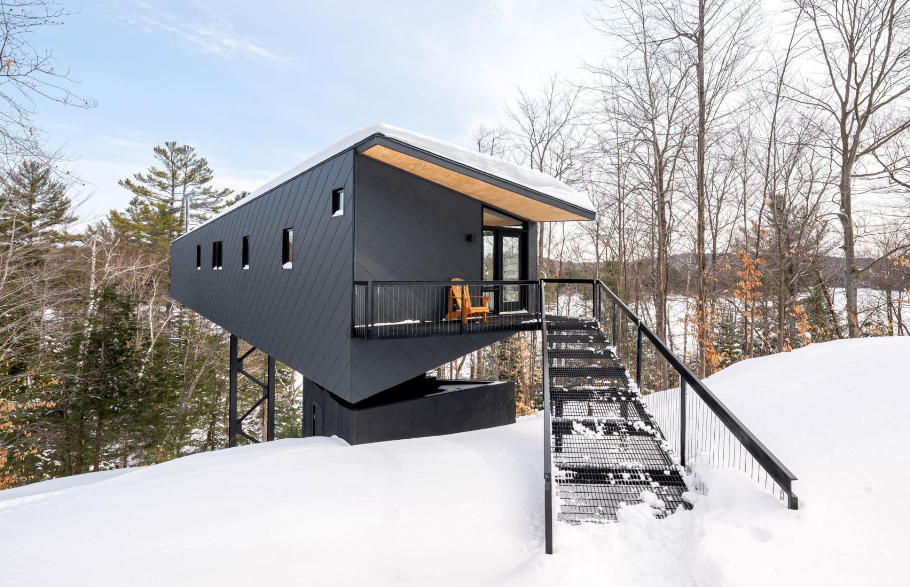 The m.o.r.e. CLT Cabin, La Pêche, Québec
