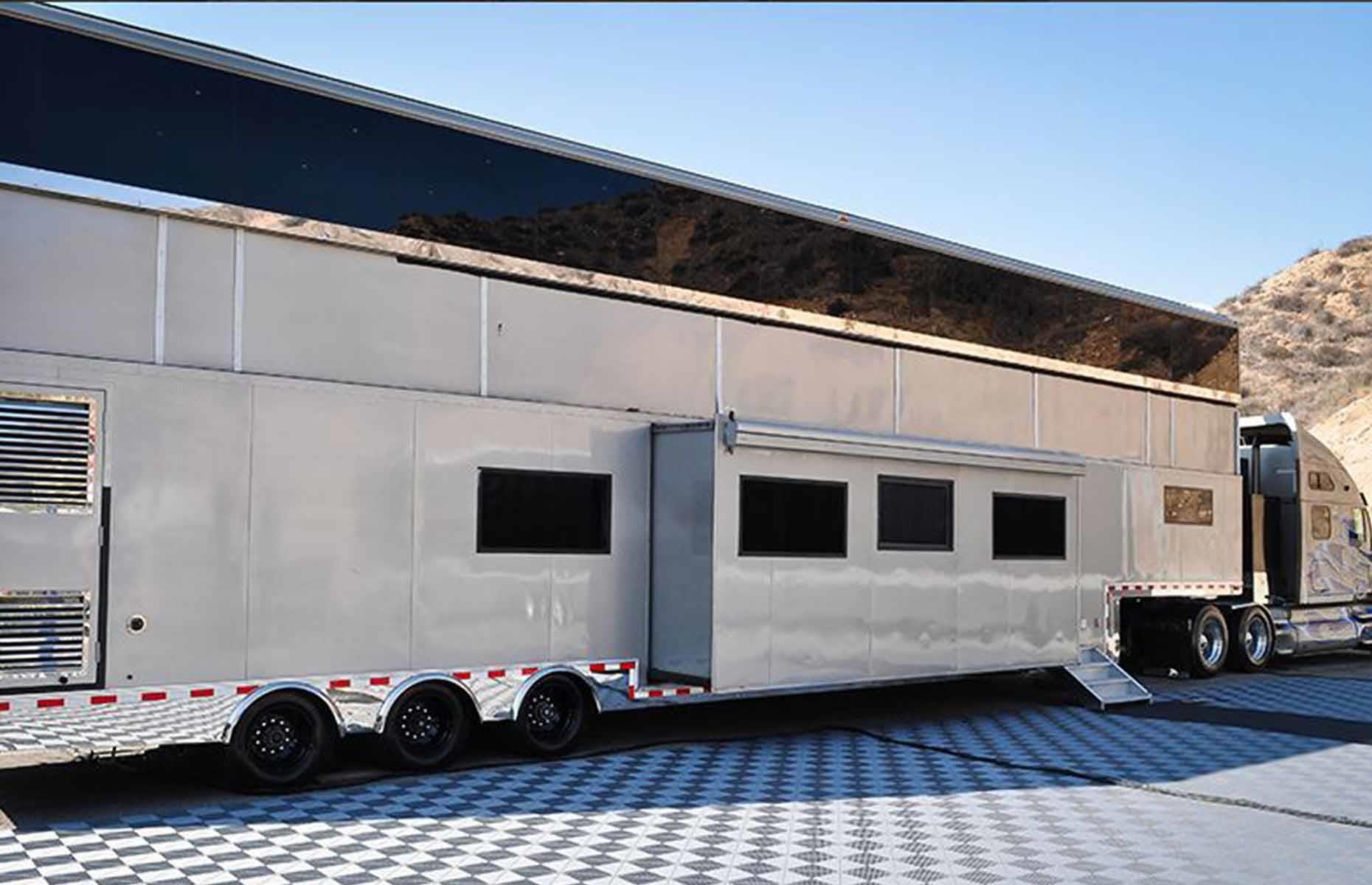 Mariah Carey's mobile party pad
