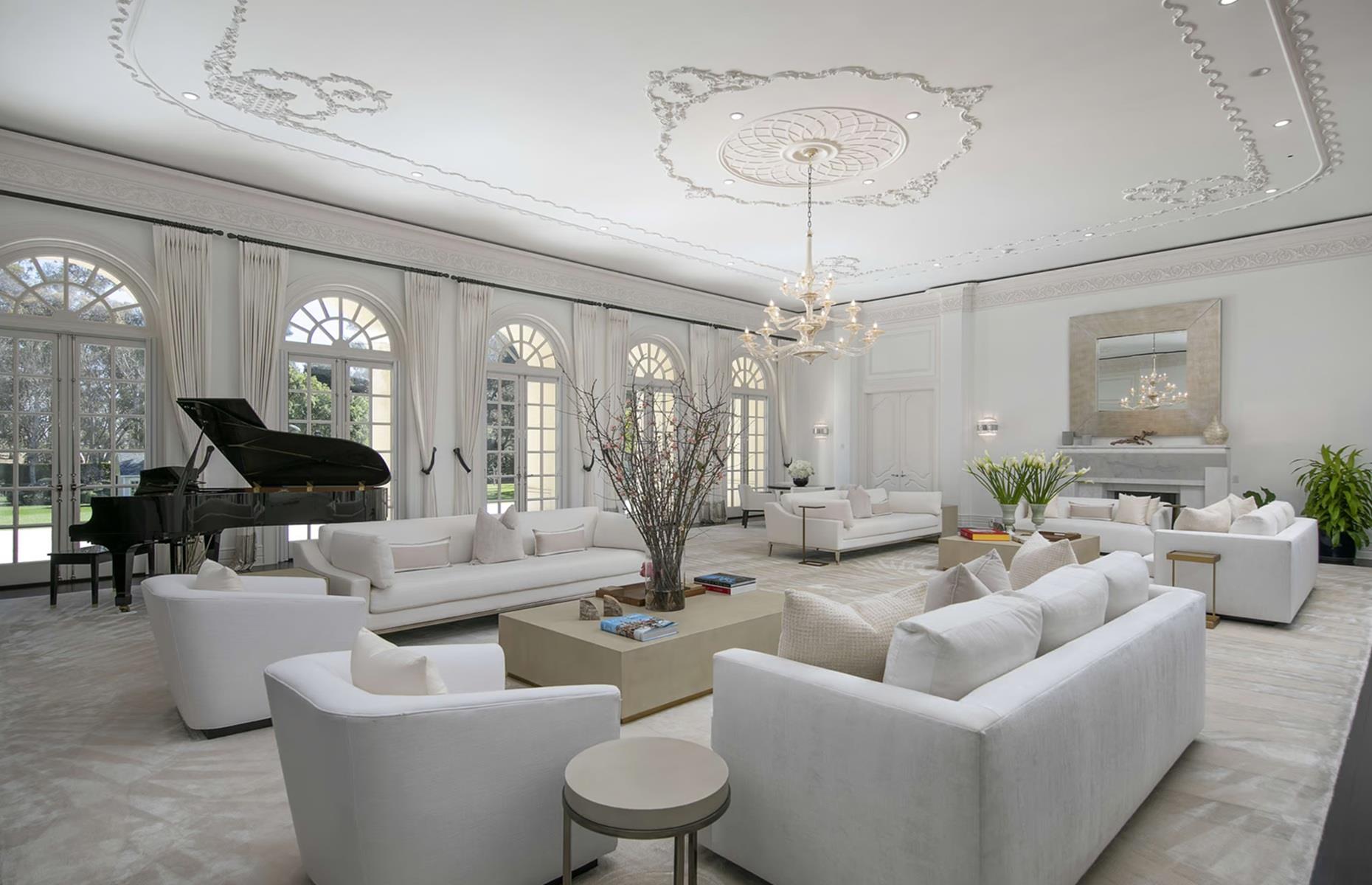 The Manor, California: 56,500 square feet