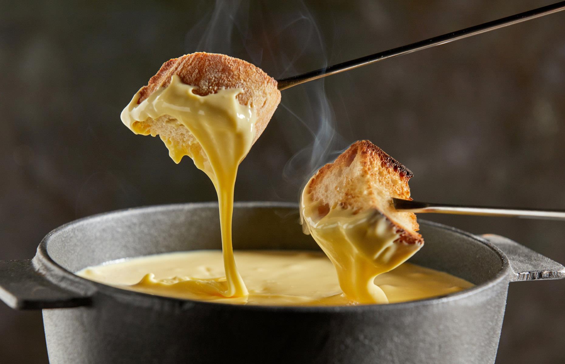 1970s: cheese fondue