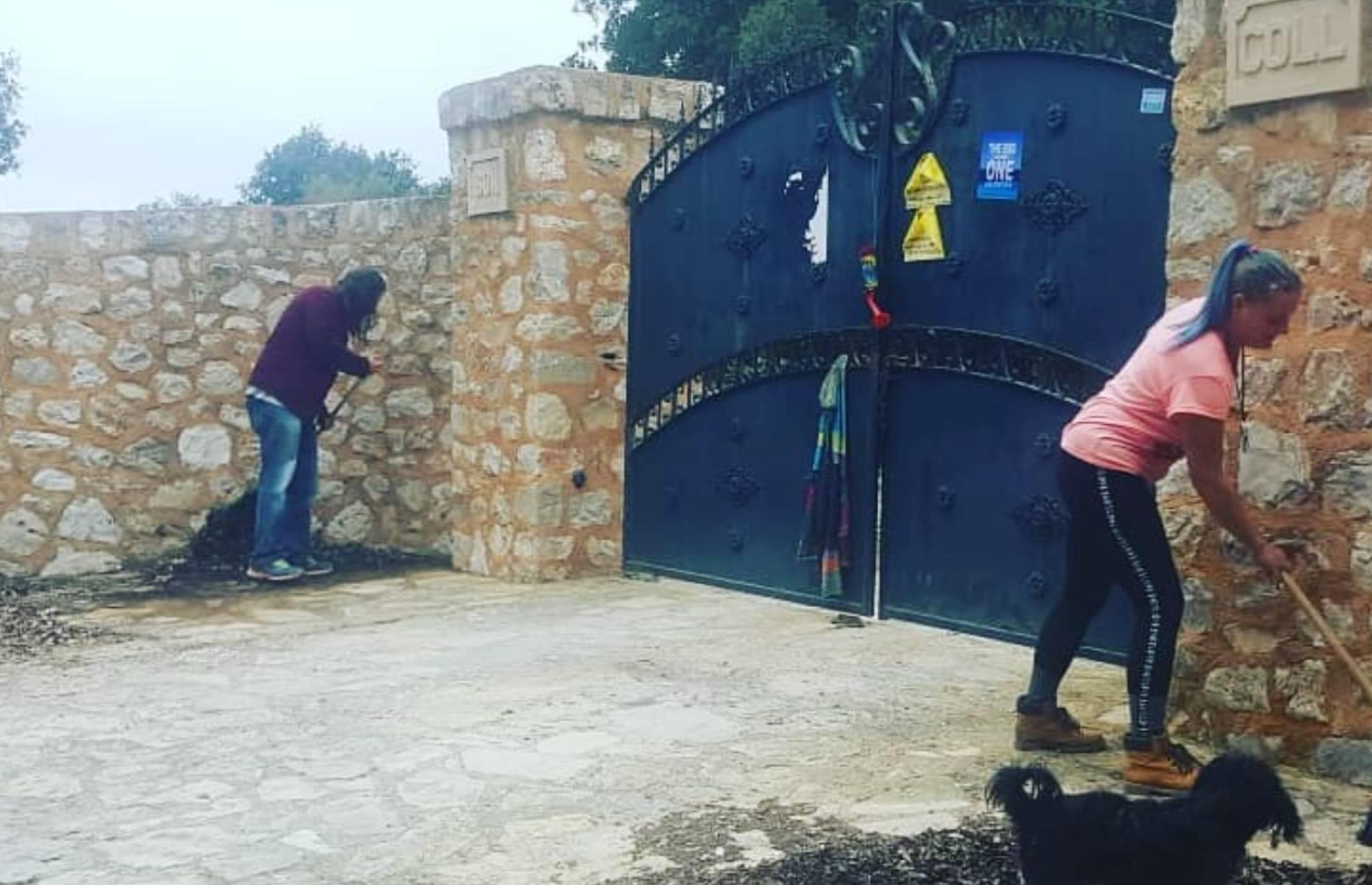 Hausbesetzer übernehmen die Finca