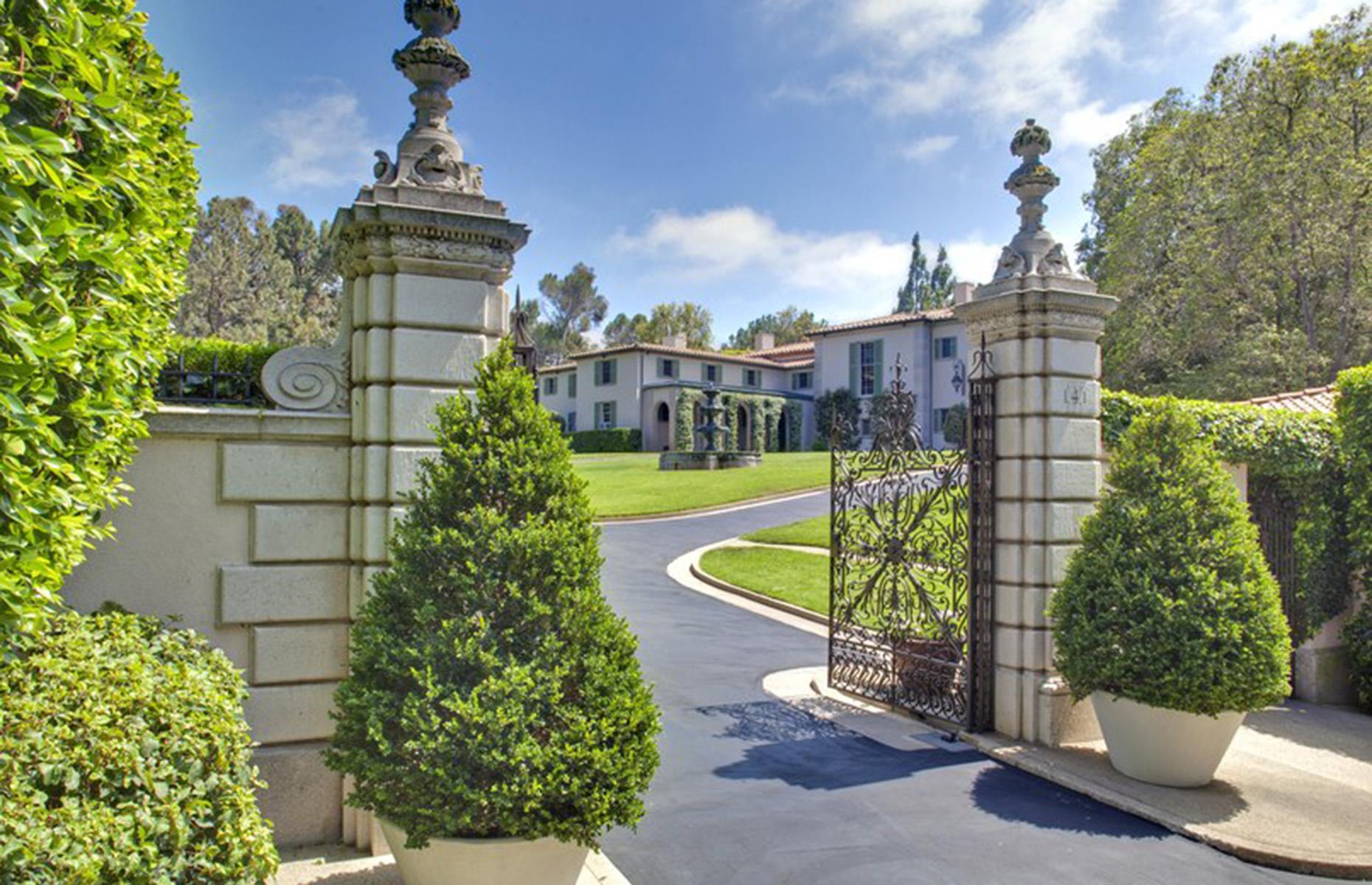 Exterior of the Owlwood Estate in Beverly Hills