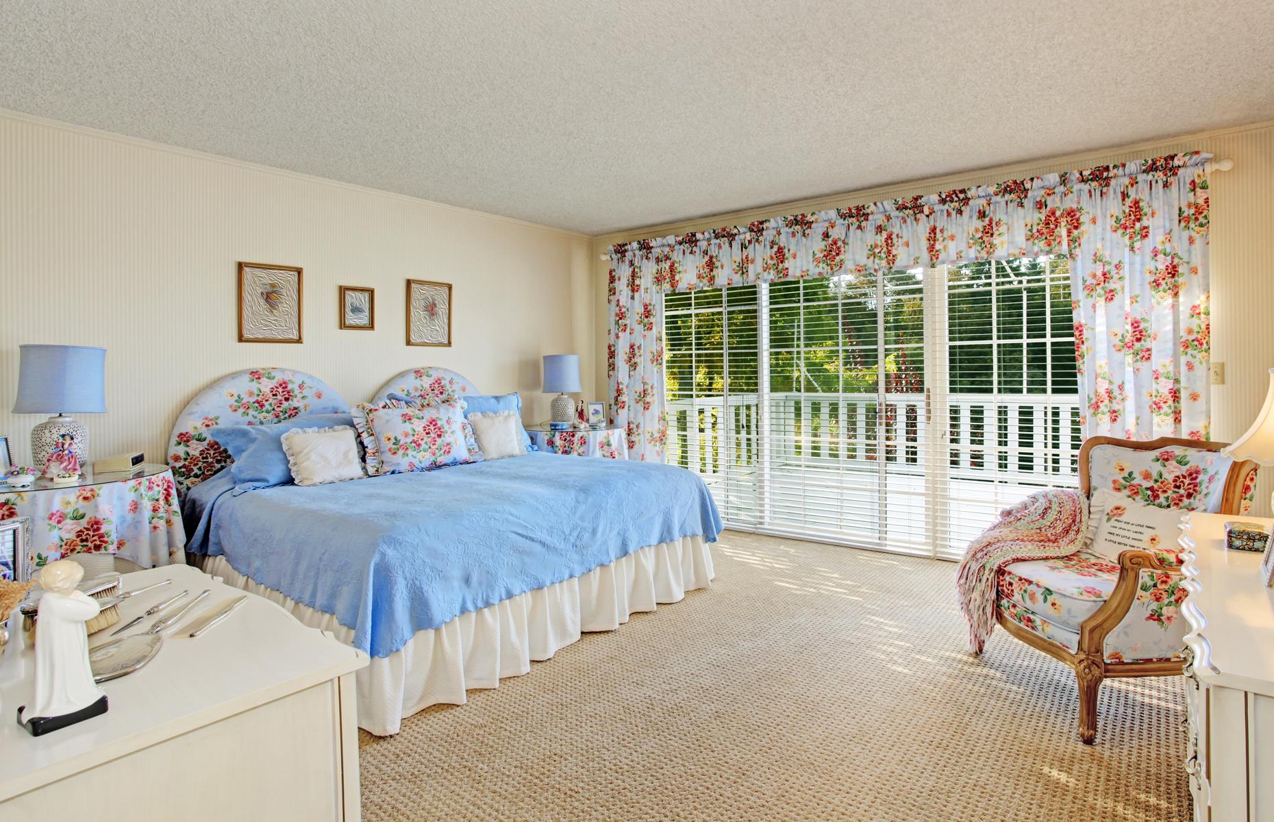 Magnolia walls